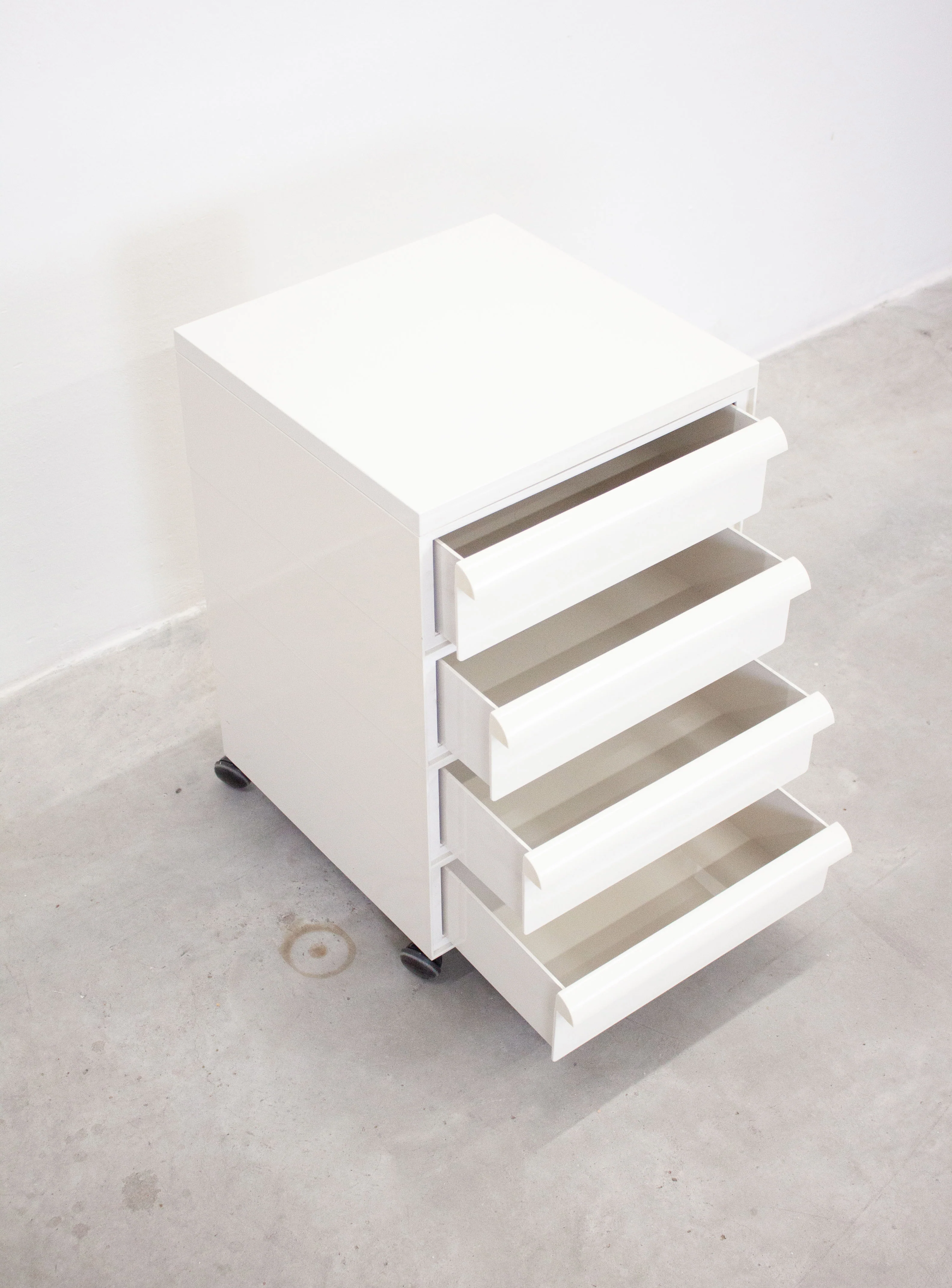 Kartell Chest of Drawers by Simon Fussell (Off-White) - Image 6