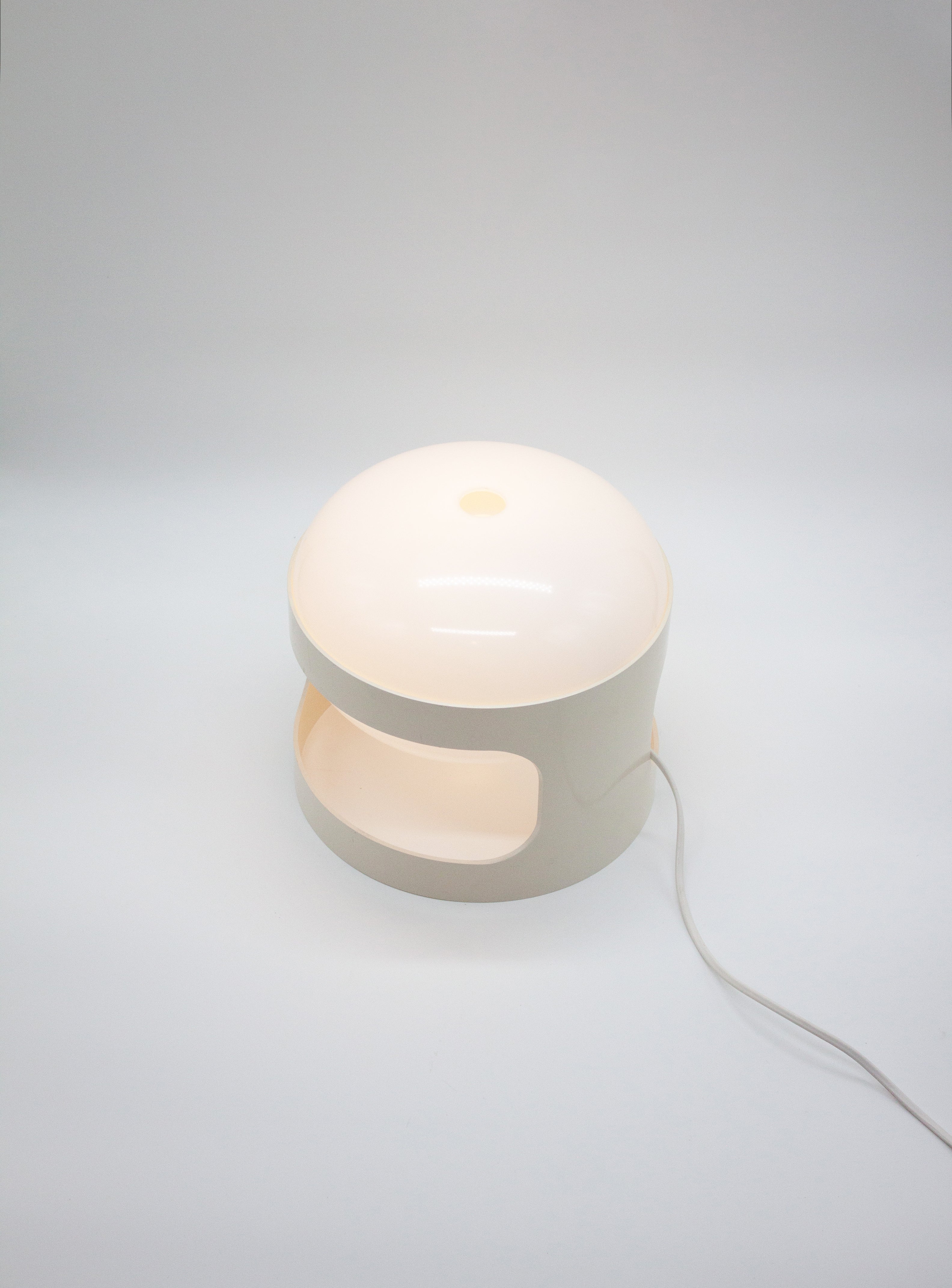 Kartell KD28 Desk Lamp by Joe Colombo (White) - Image 12