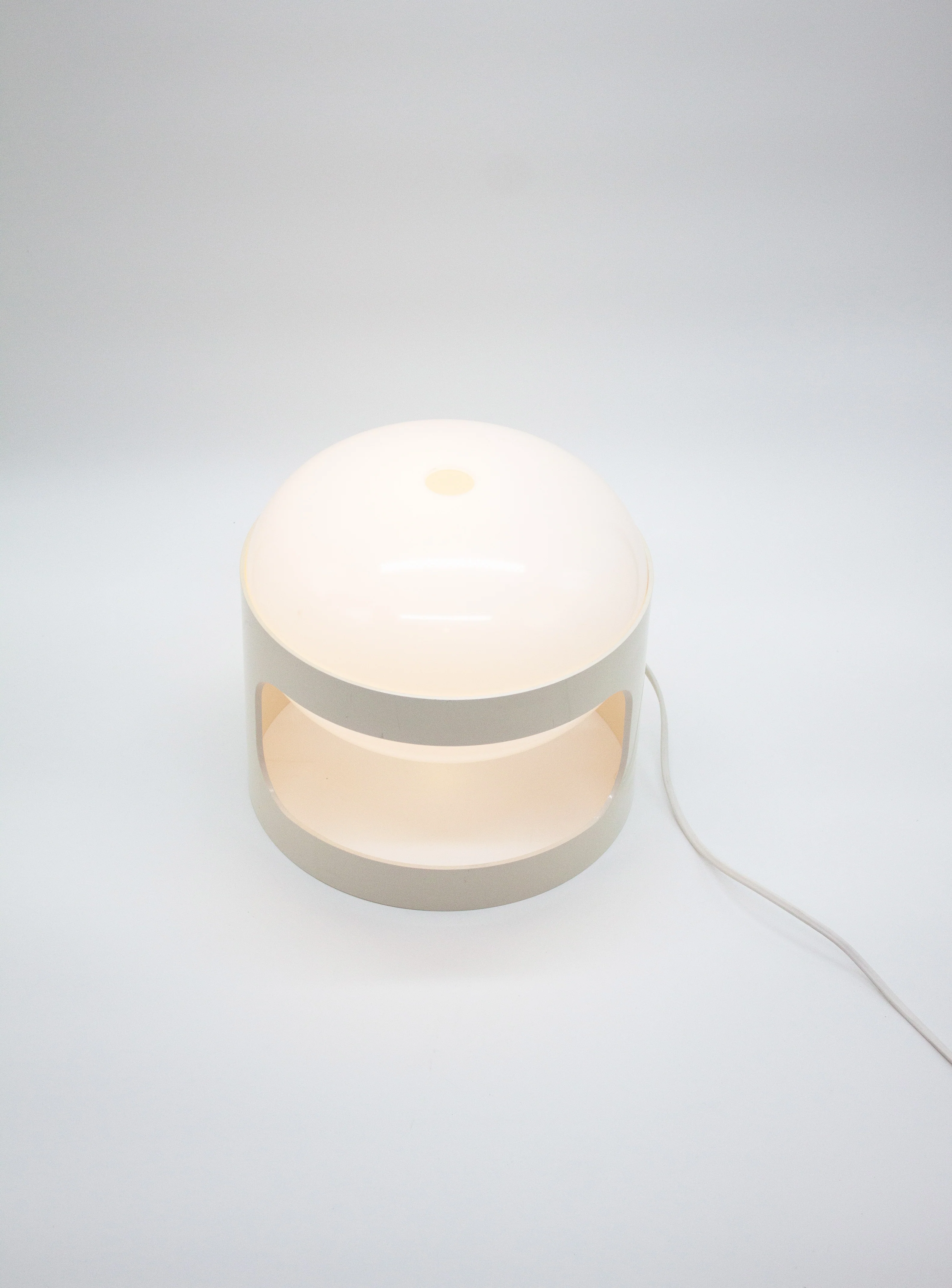 Kartell KD28 Desk Lamp by Joe Colombo (White) - Image 13