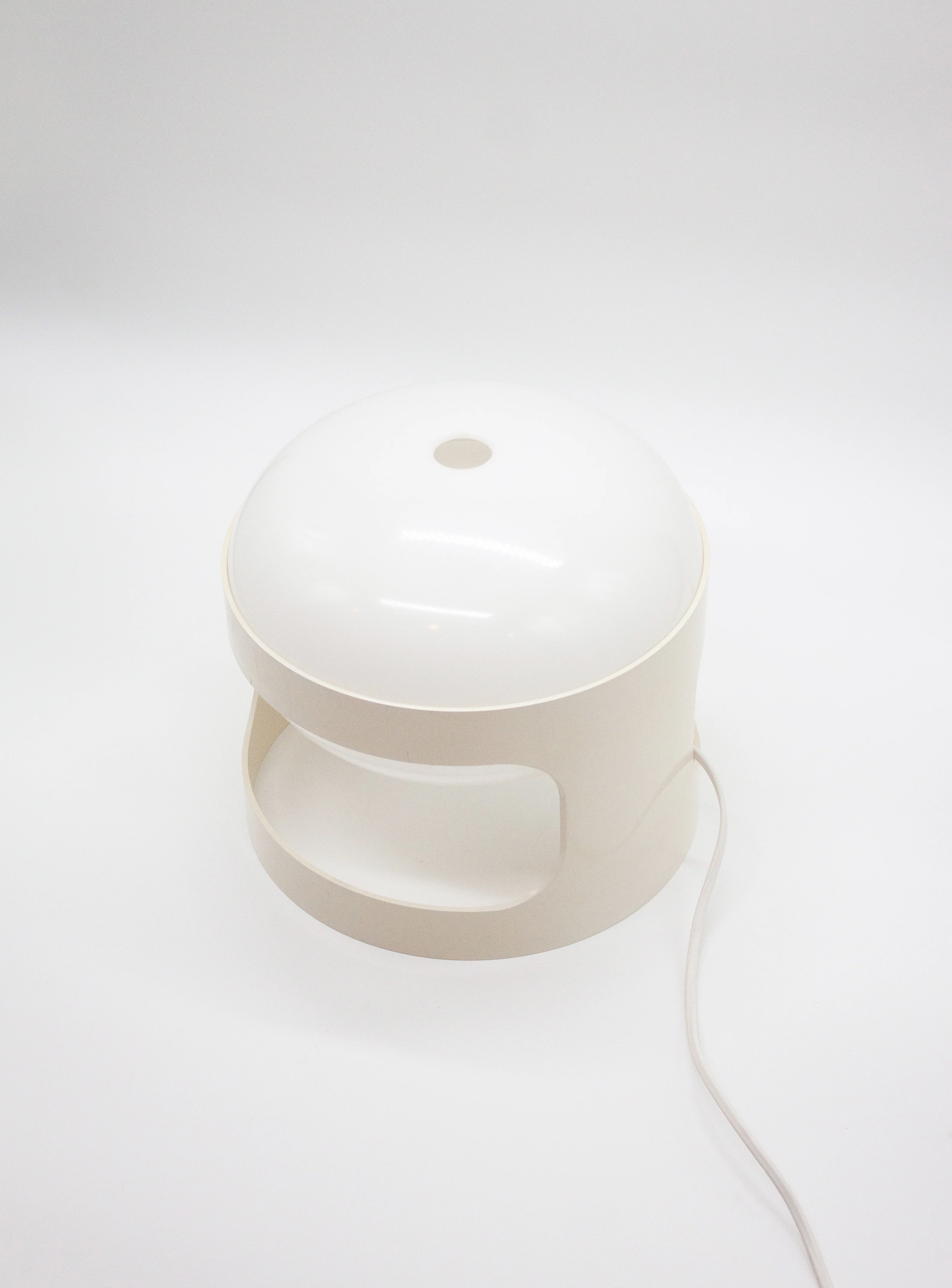 Kartell KD28 Desk Lamp by Joe Colombo (White) - Image 5