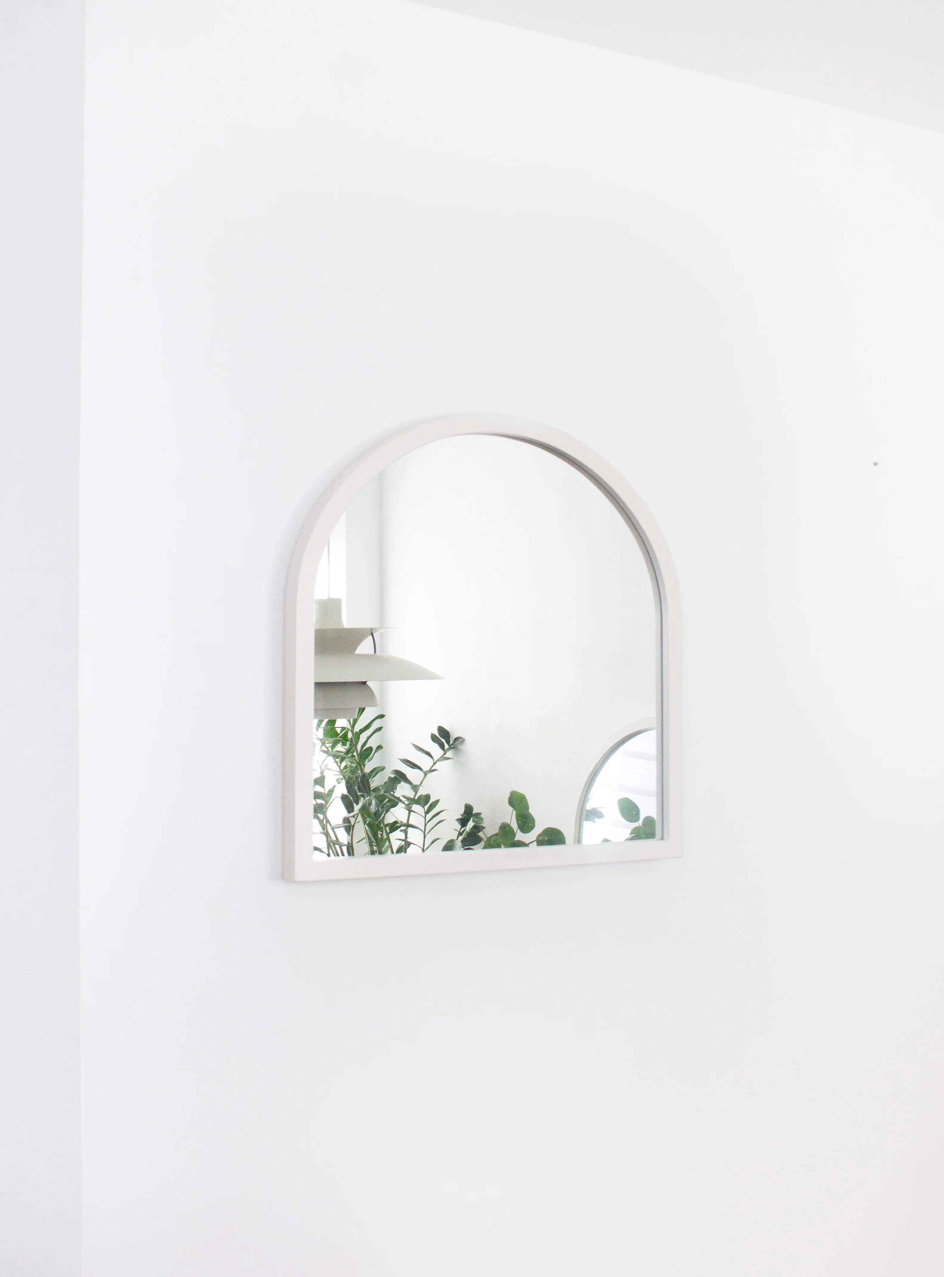 Kartell Model 4720 Mirror by Anna Castelli - Image 4