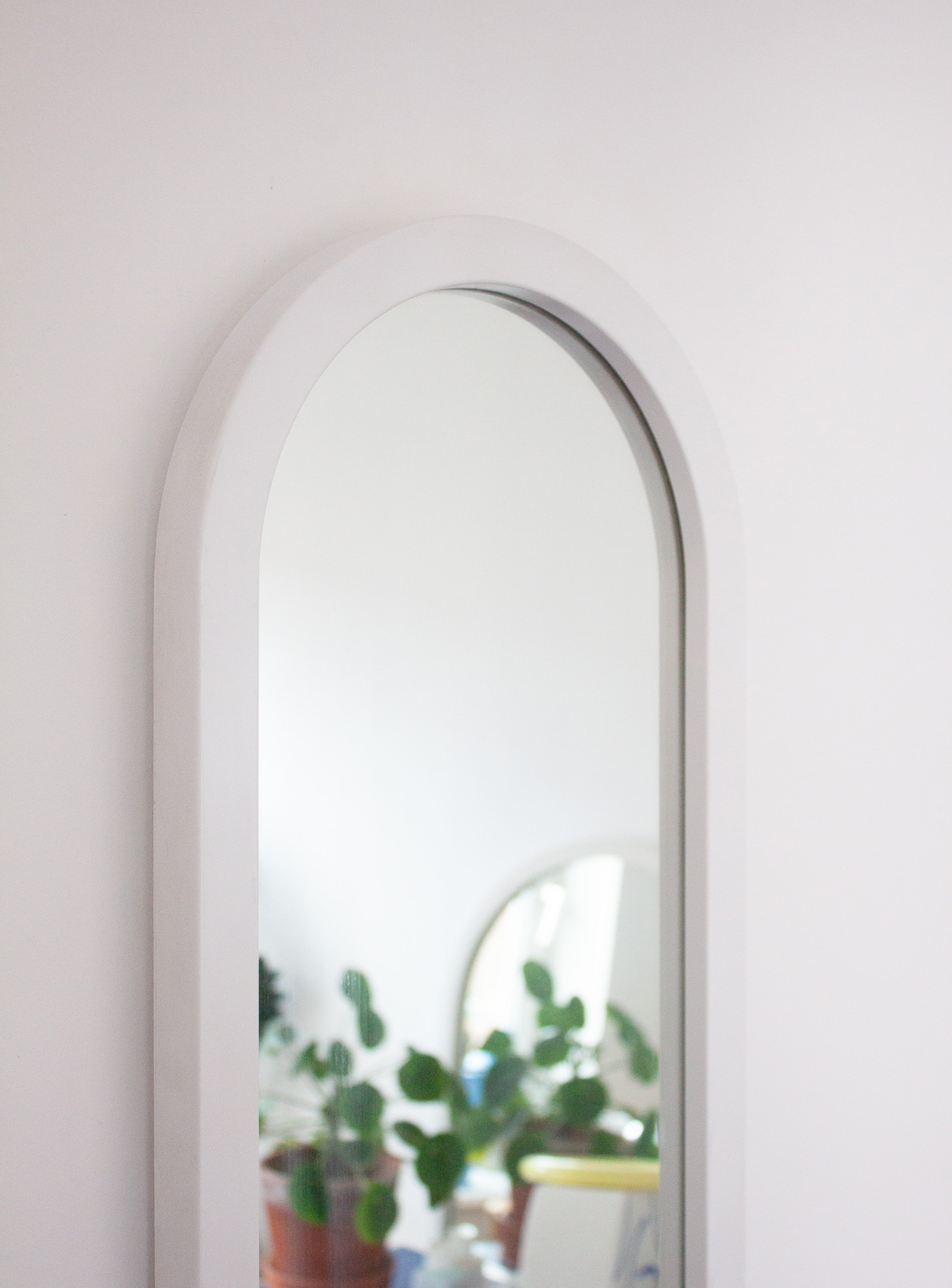 Kartell Model 4729 Mirror by Anna Castelli (White) - Image 3