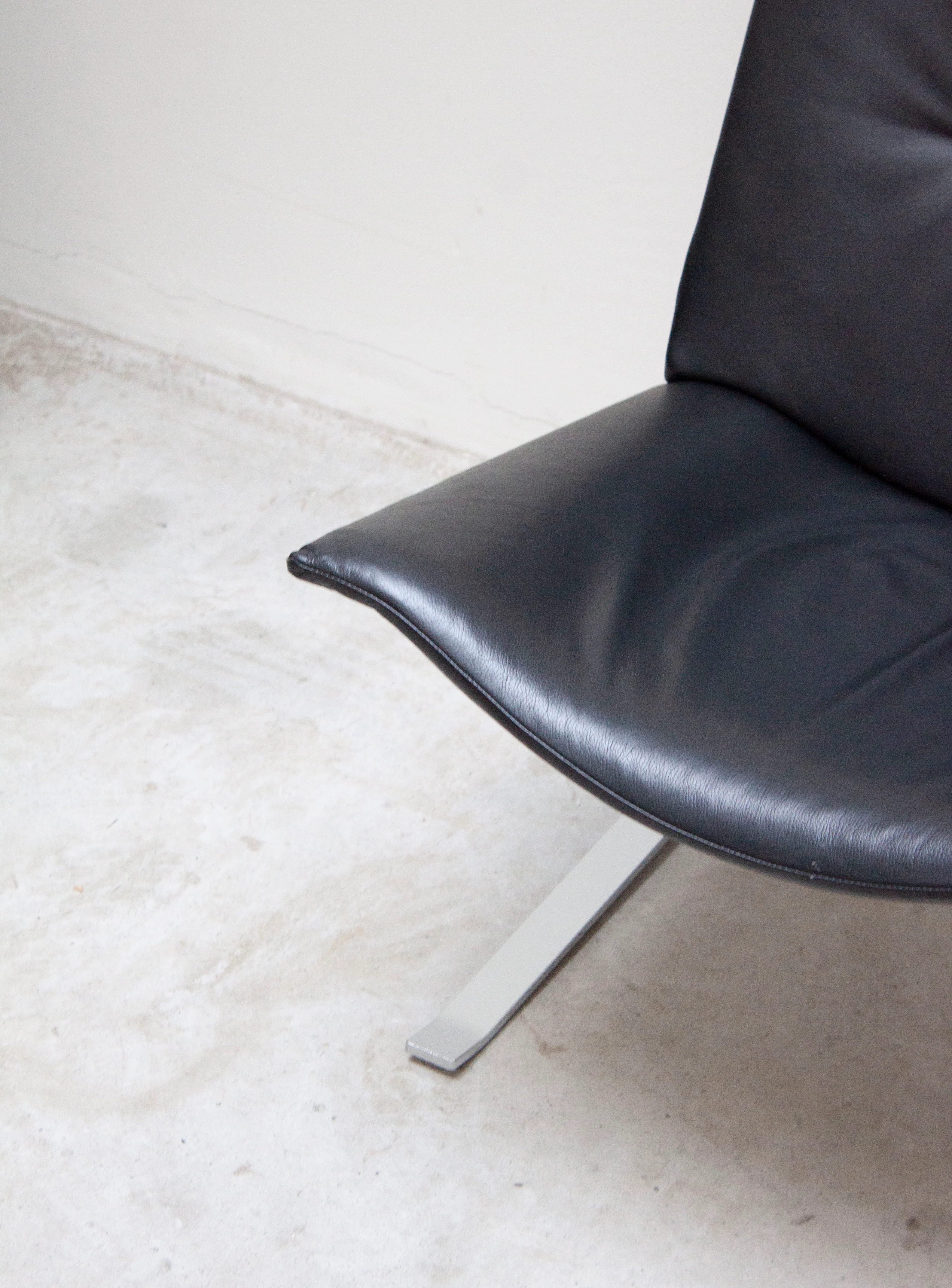 Kebe Møbler Eagle Lounge Chair (Black) - Image 17