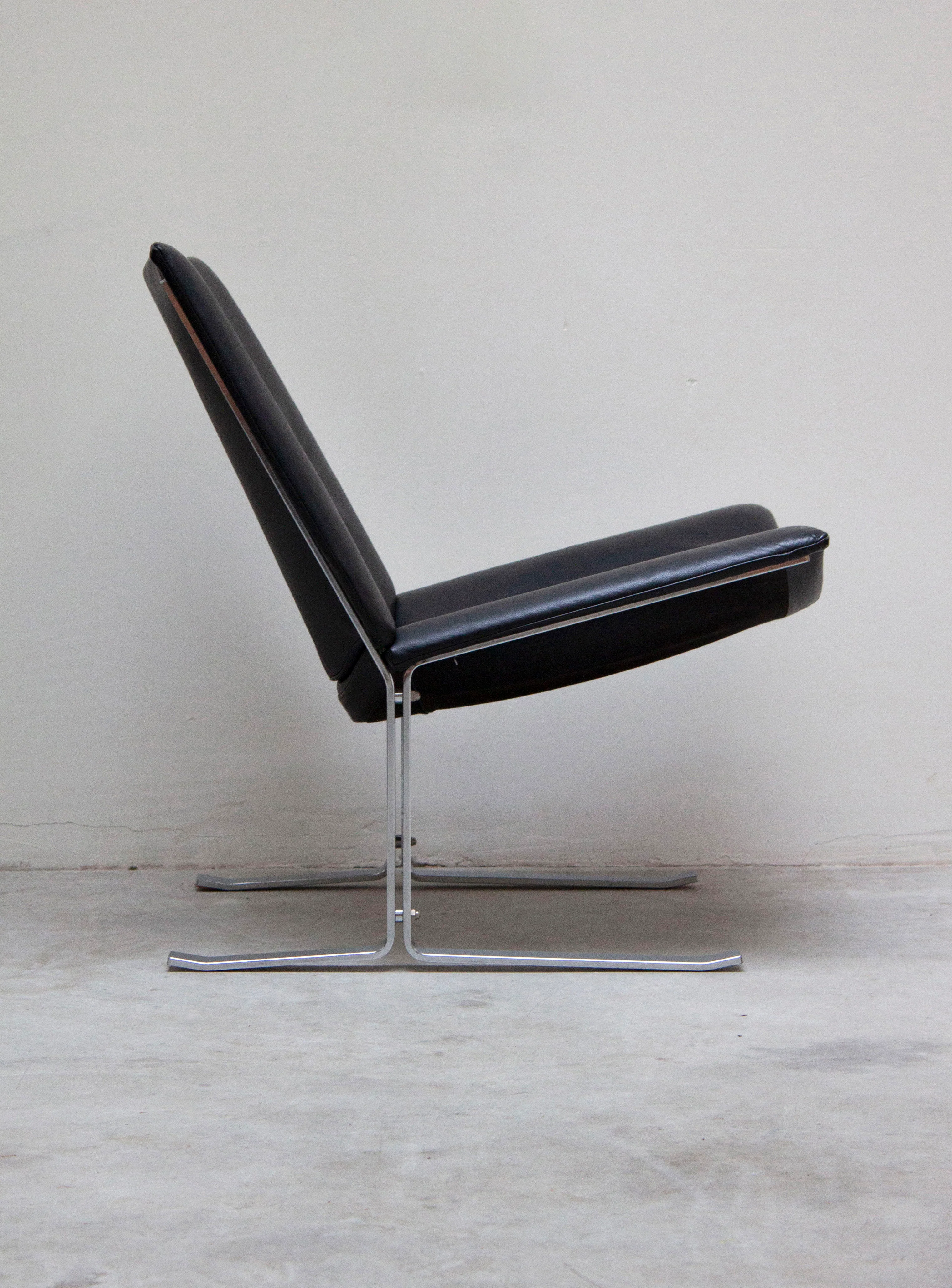 Kebe Møbler Eagle Lounge Chair (Black) - Image 2