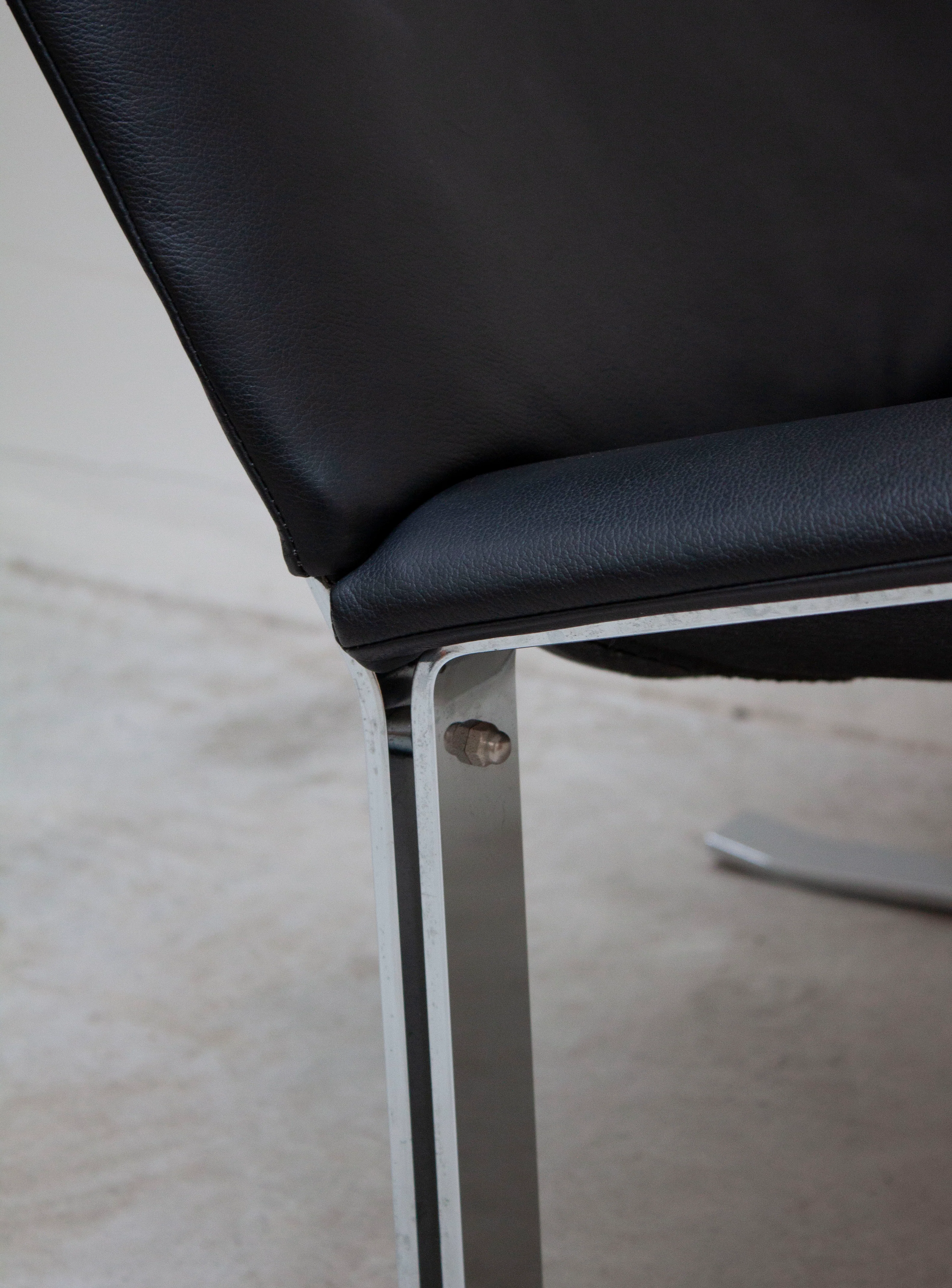 Kebe Møbler Eagle Lounge Chair (Black) - Image 24