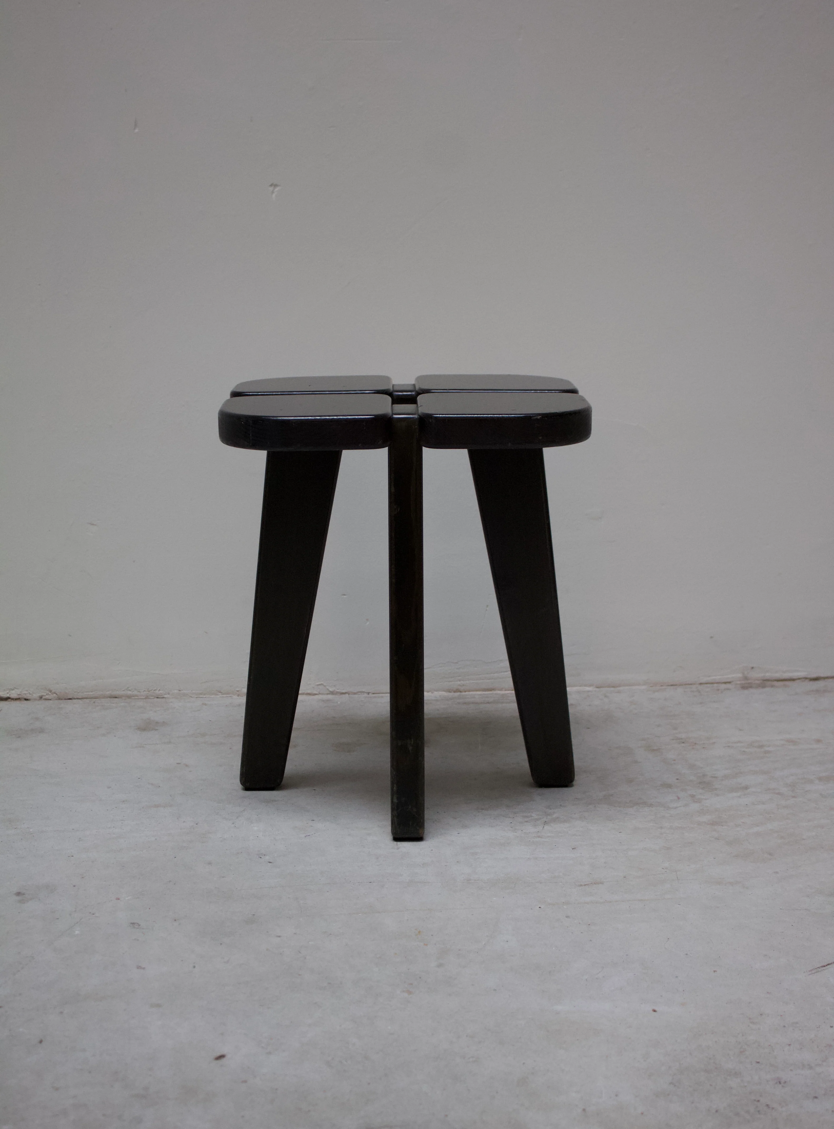 Keravan Puusepäntehdas Apila Stool by Rauni Peippo (Dark Green) - Image 12