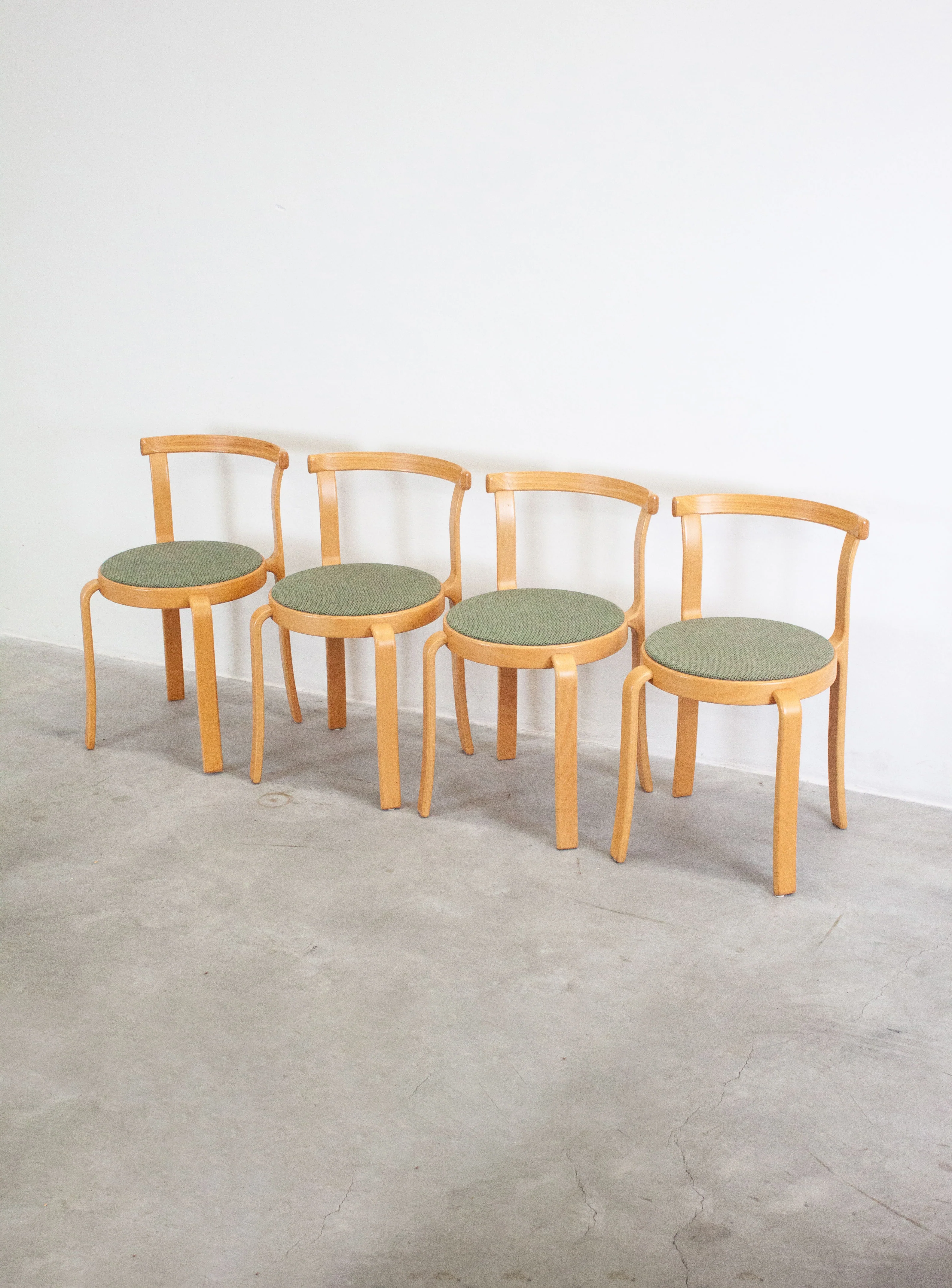 Magnus Olesen 8000 Dining Chairs by Rud Thygesen & Johnny Sørensen (Green)