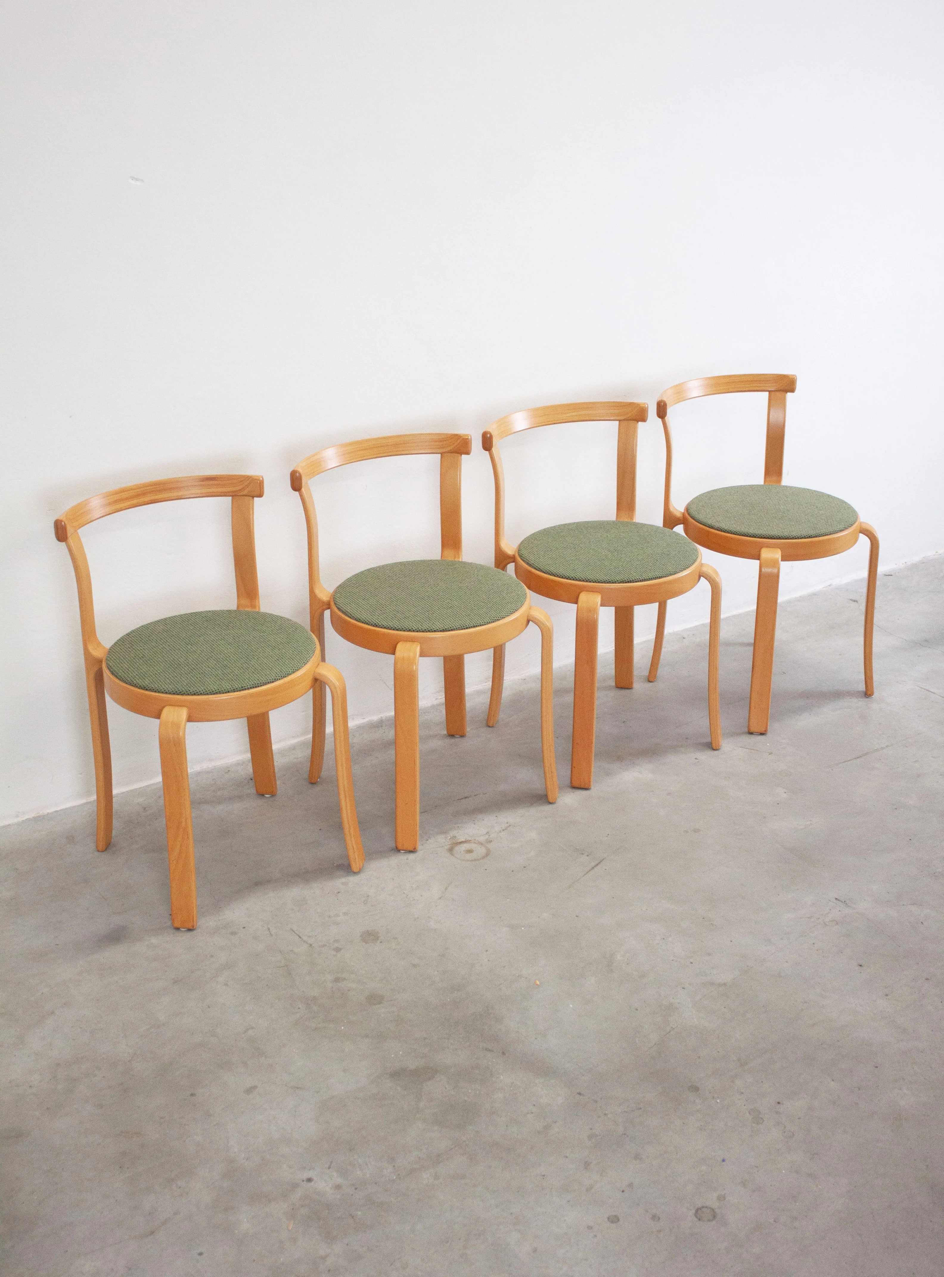 Magnus Olesen 8000 Dining Chairs by Rud Thygesen & Johnny Sørensen (Green) - Image 17