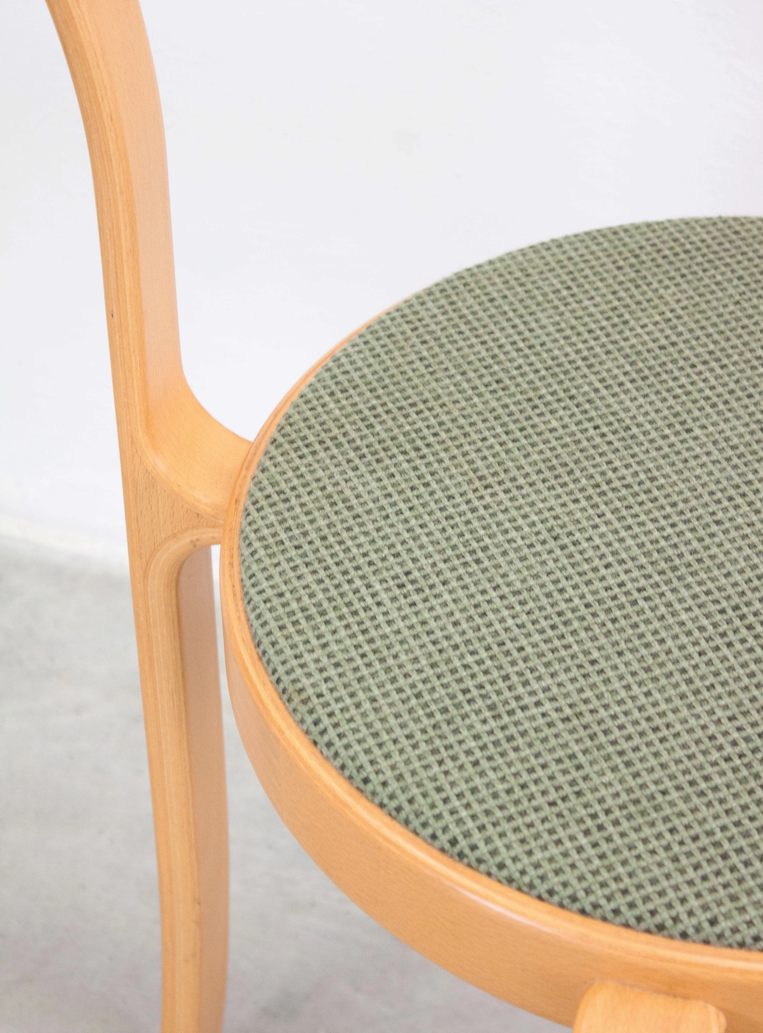 Magnus Olesen 8000 Dining Chairs by Rud Thygesen & Johnny Sørensen (Green) - Image 31