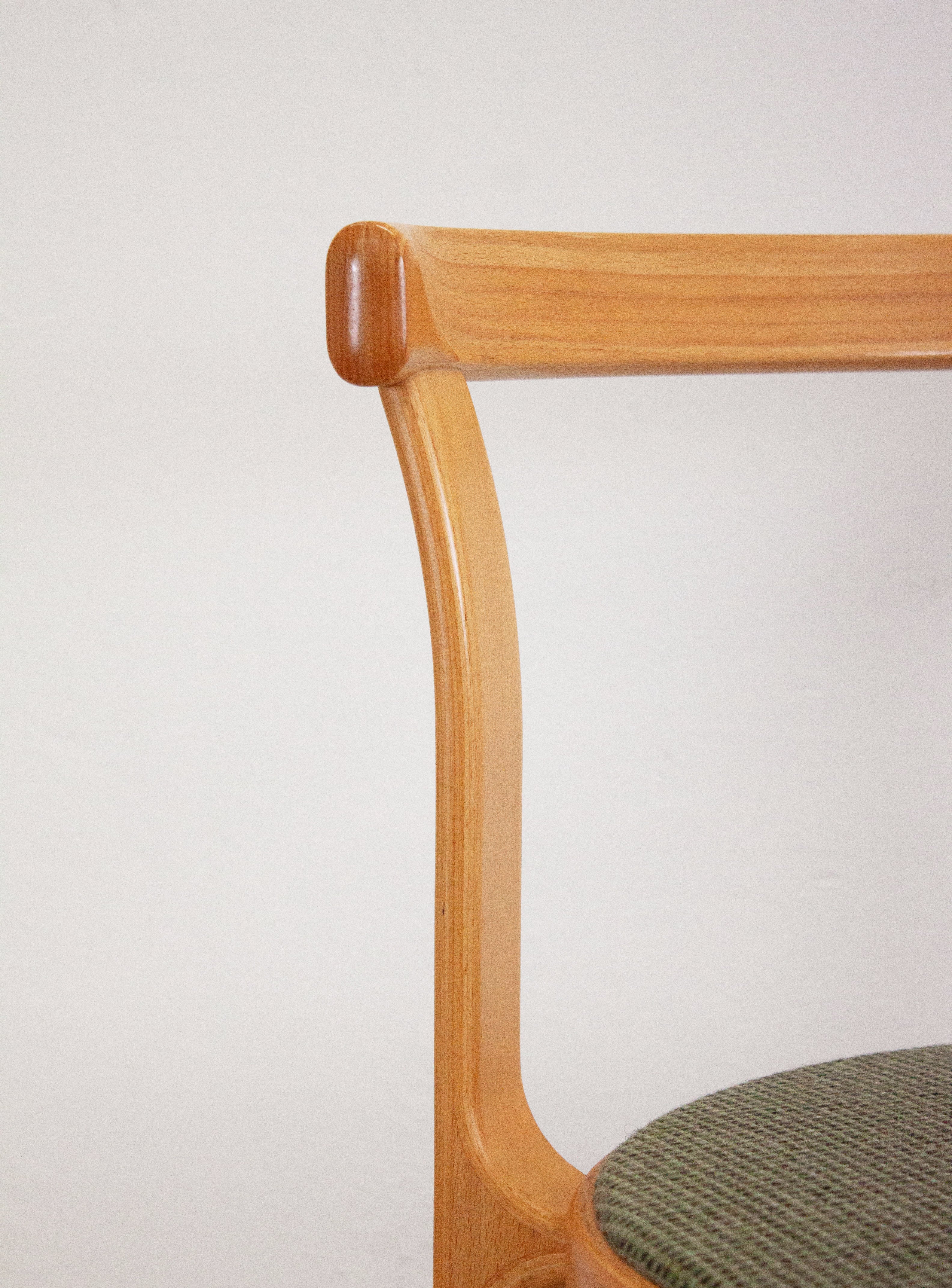 Magnus Olesen 8000 Dining Chairs by Rud Thygesen & Johnny Sørensen (Green) - Image 32