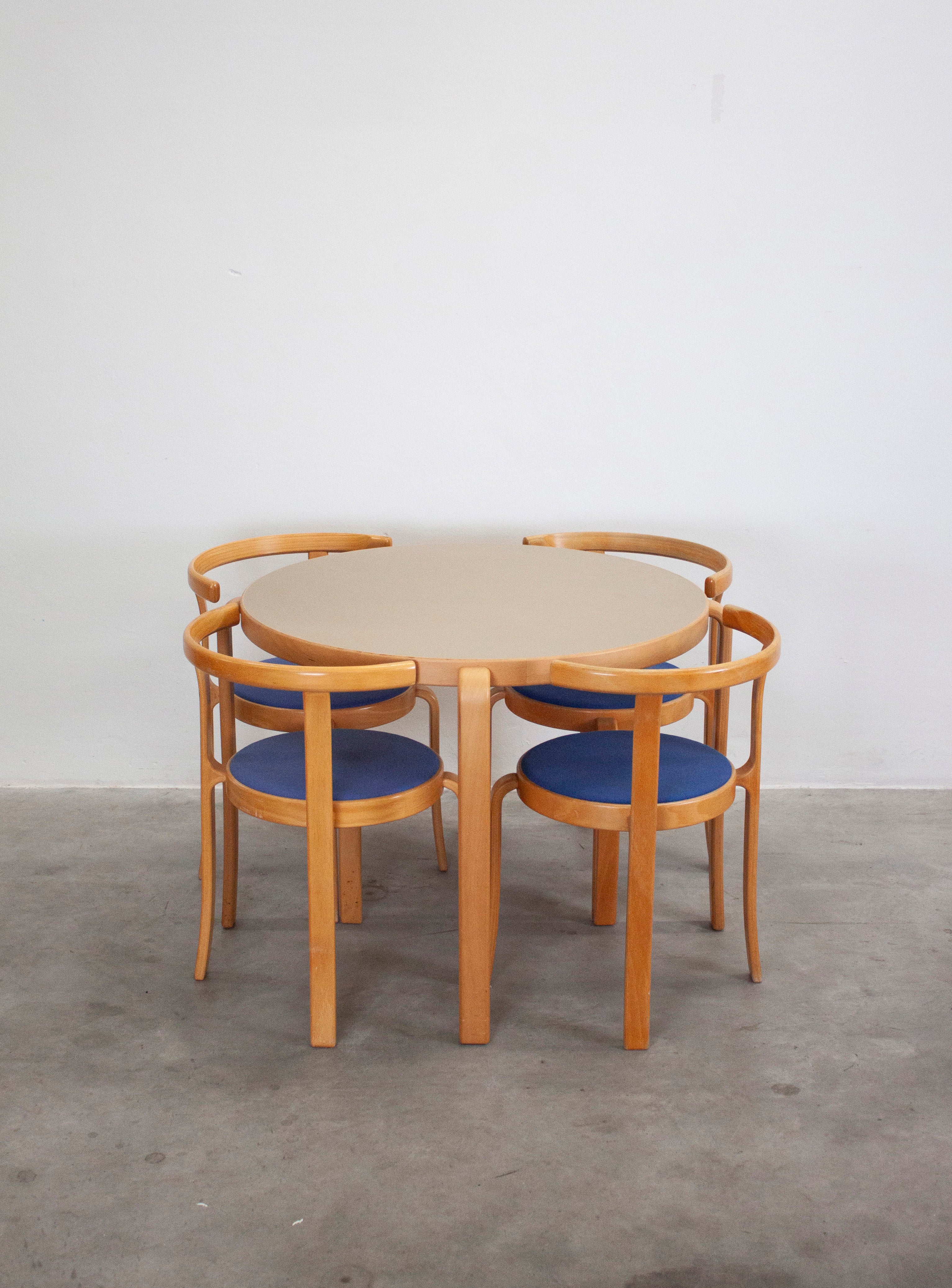 Magnus Olesen 8000 Round Dining Table by Rud Thygesen & Johnny Sørensen (Beige)