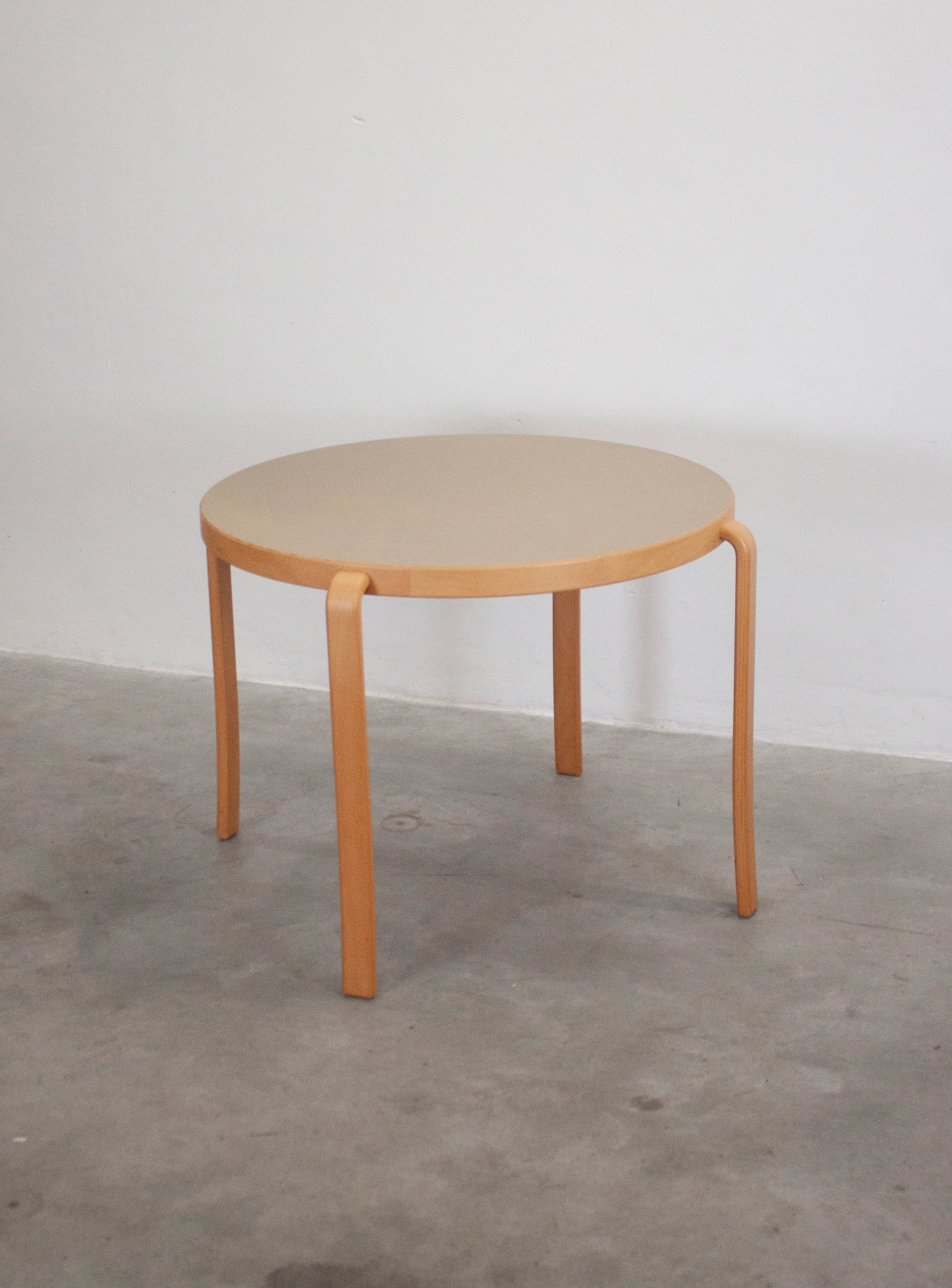 Magnus Olesen 8000 Round Dining Table by Rud Thygesen & Johnny Sørensen (Beige) - Image 10