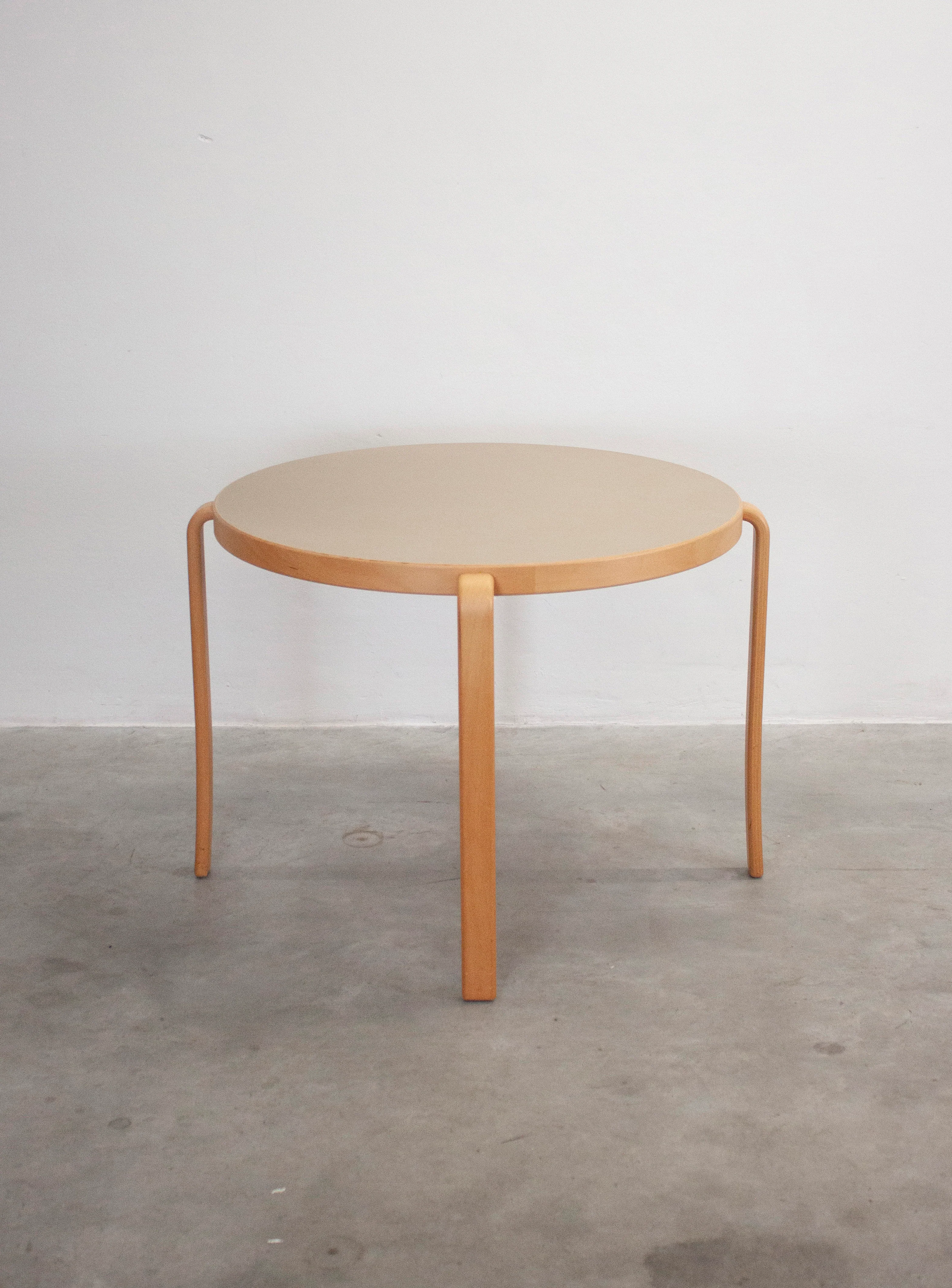 Magnus Olesen 8000 Round Dining Table by Rud Thygesen & Johnny Sørensen (Beige) - Image 5