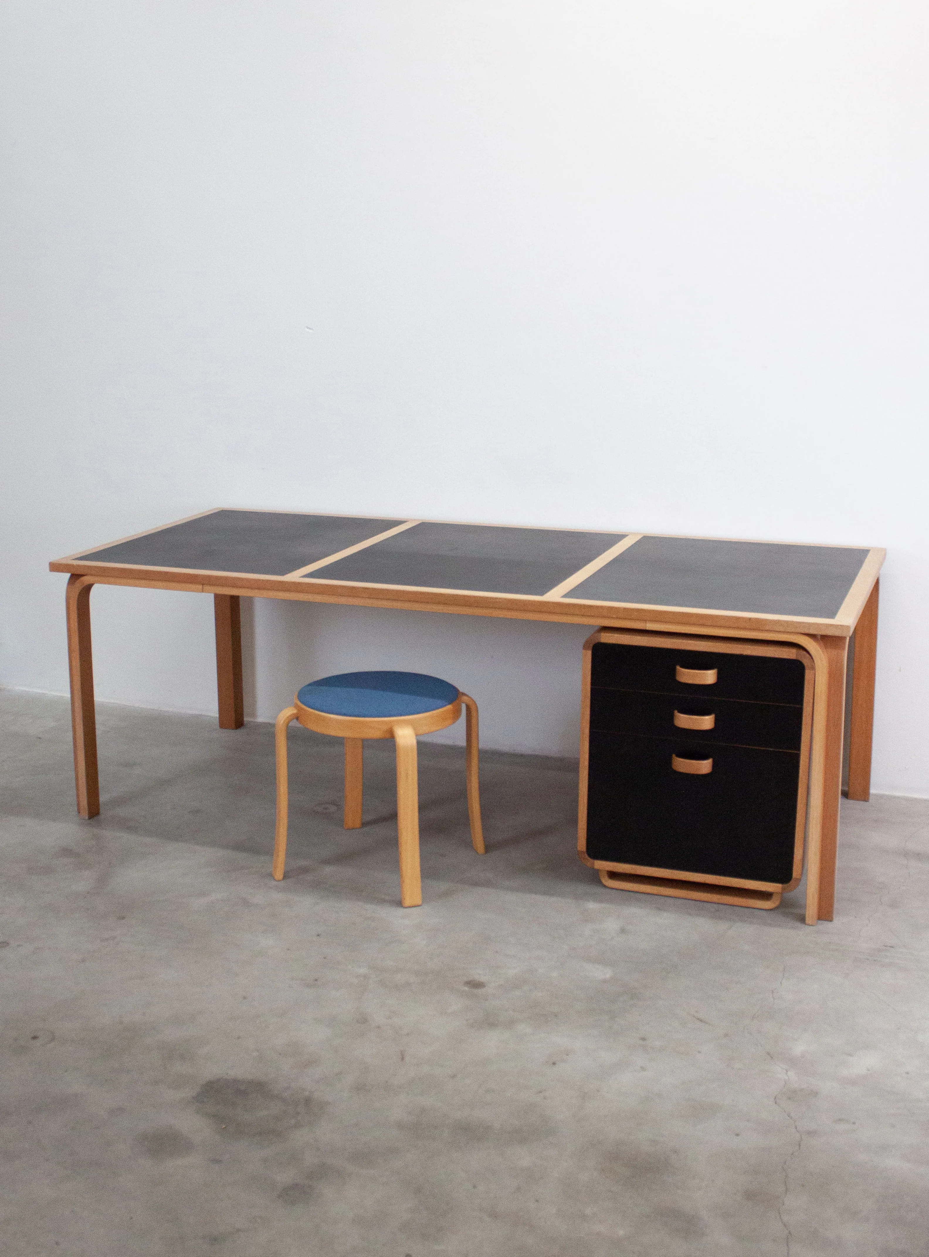 Magnus Olesen Large Desk by Rud Thygesen & Johnny Sørensen (Black) - Image 6