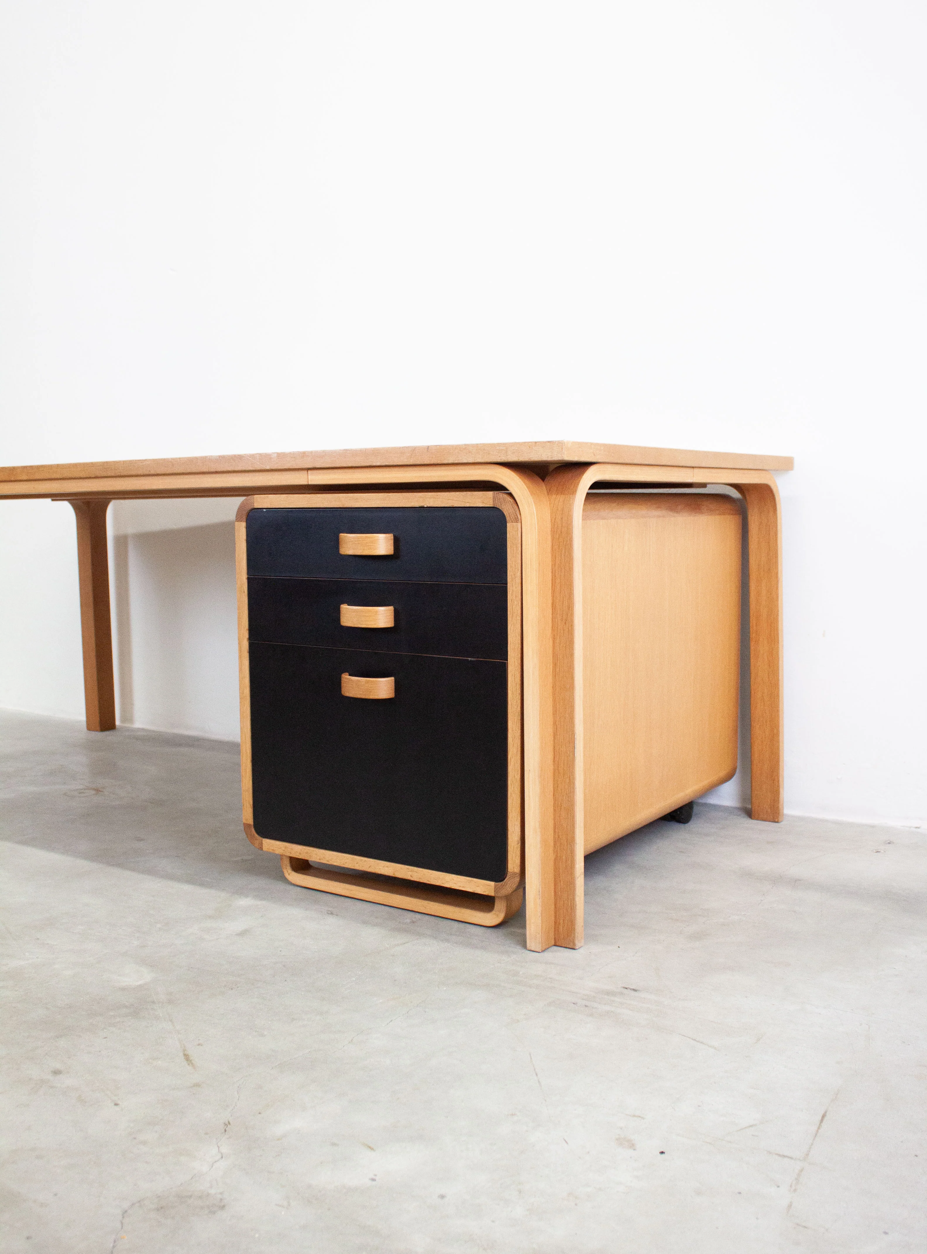 Magnus Olesen Large Desk by Rud Thygesen & Johnny Sørensen (Black) - Image 8