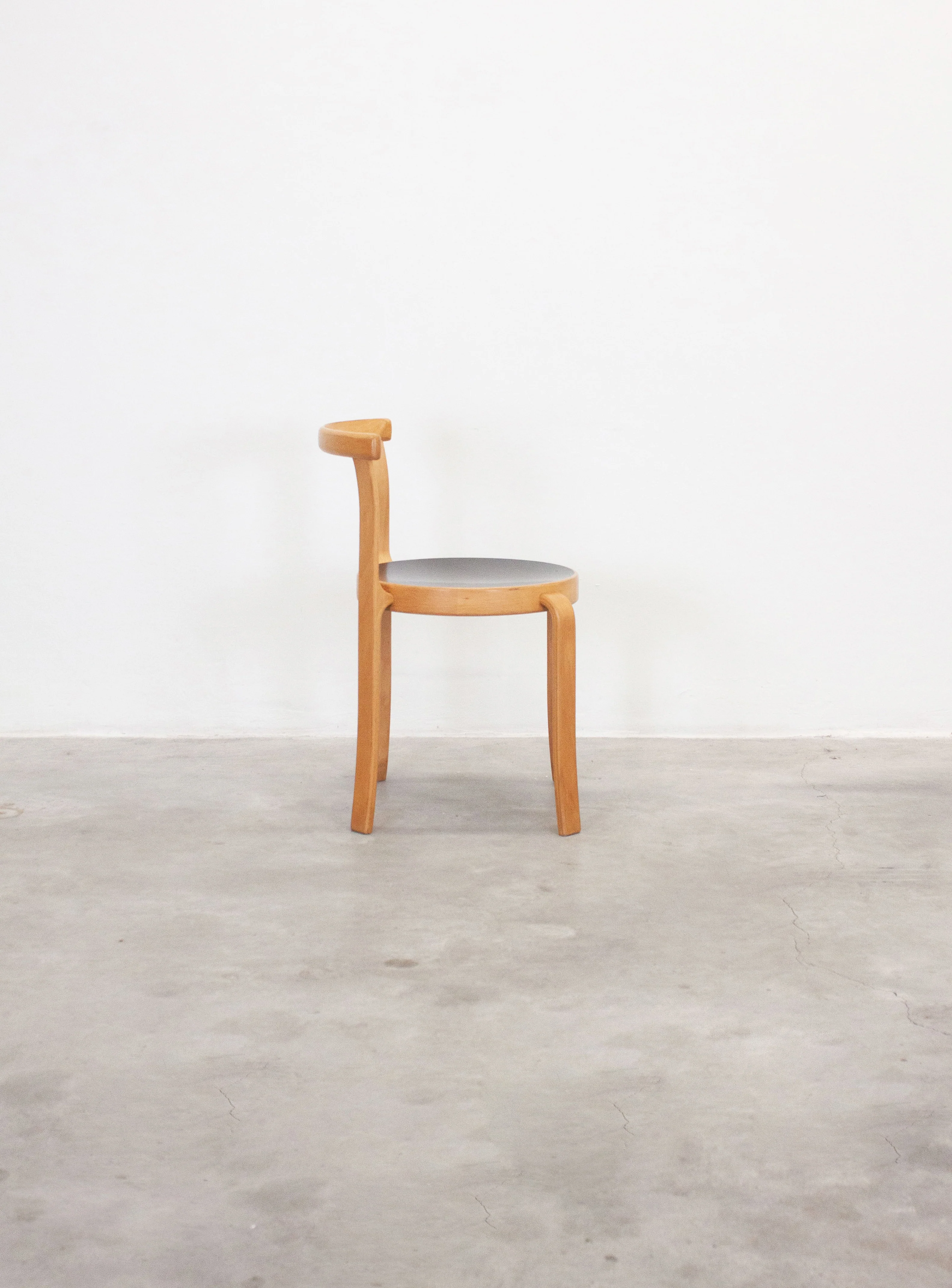 Magnus Olesen Model 8000 Dining Chair by Rud Thygesen & Johnny Sørensen (Black) - Image 15