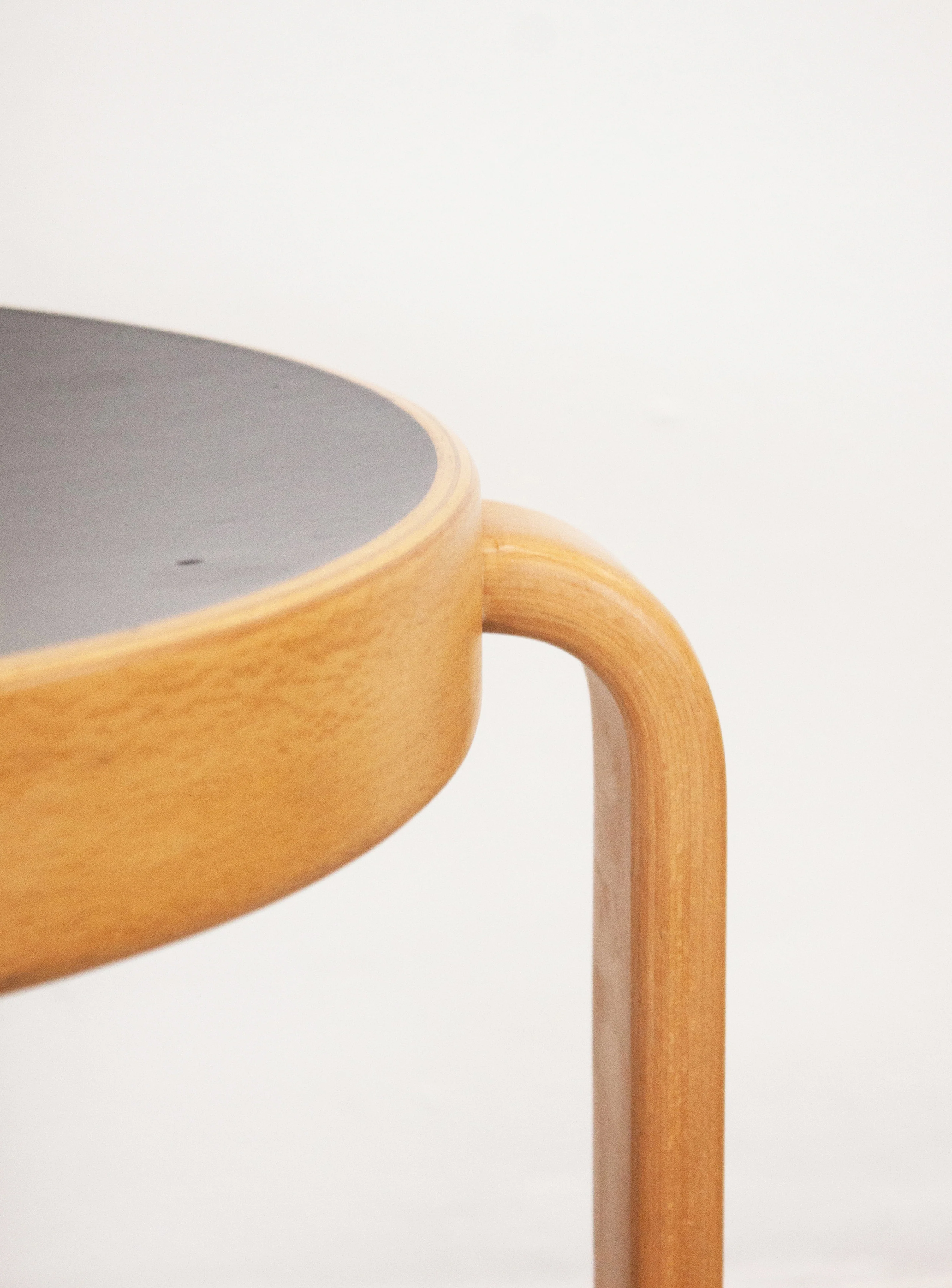 Magnus Olesen Model 8000 Dining Chair by Rud Thygesen & Johnny Sørensen (Black) - Image 5