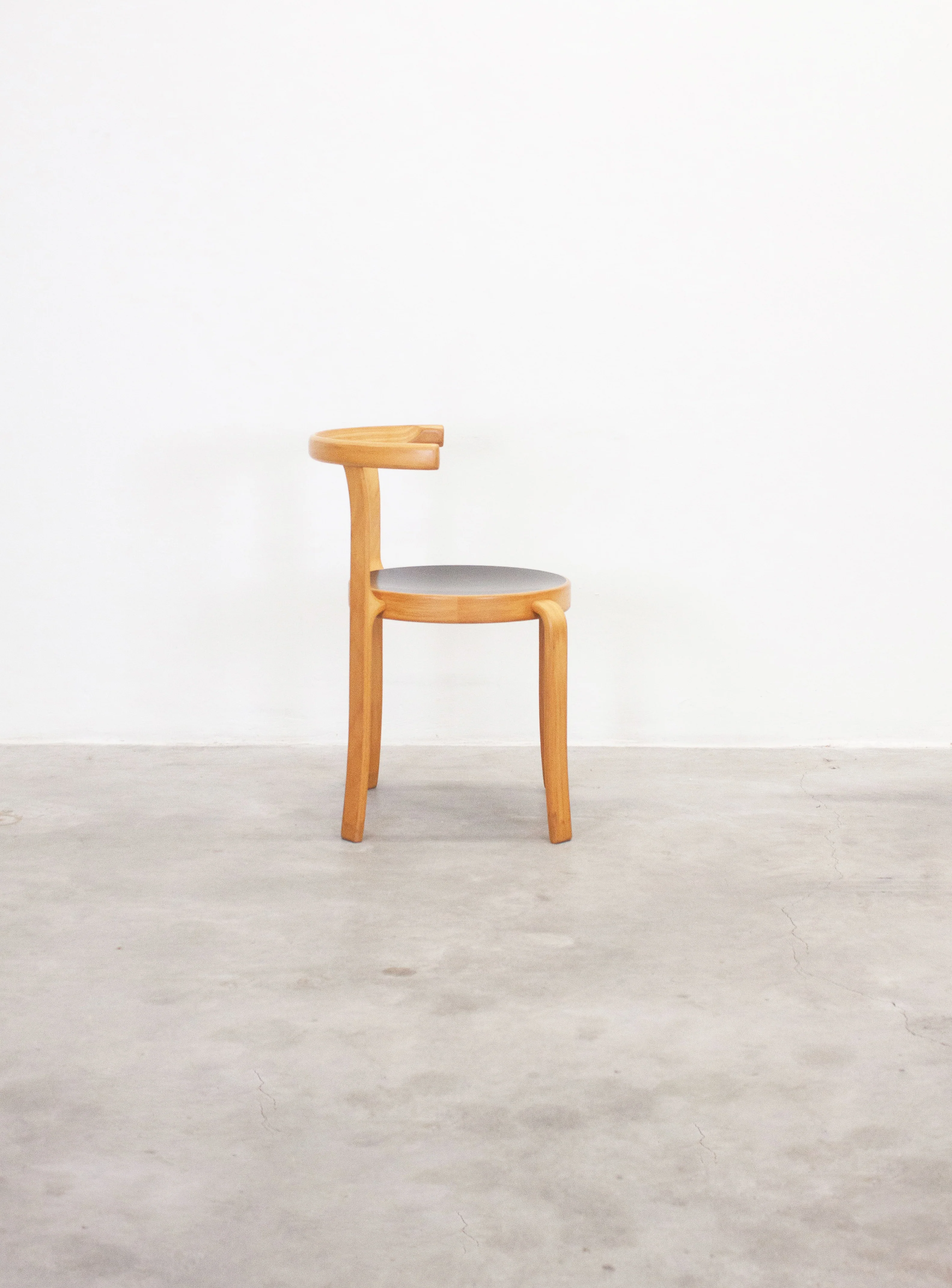 Magnus Olesen Model 8000 Dining Chair by Rud Thygesen & Johnny Sørensen (Black) - Image 9