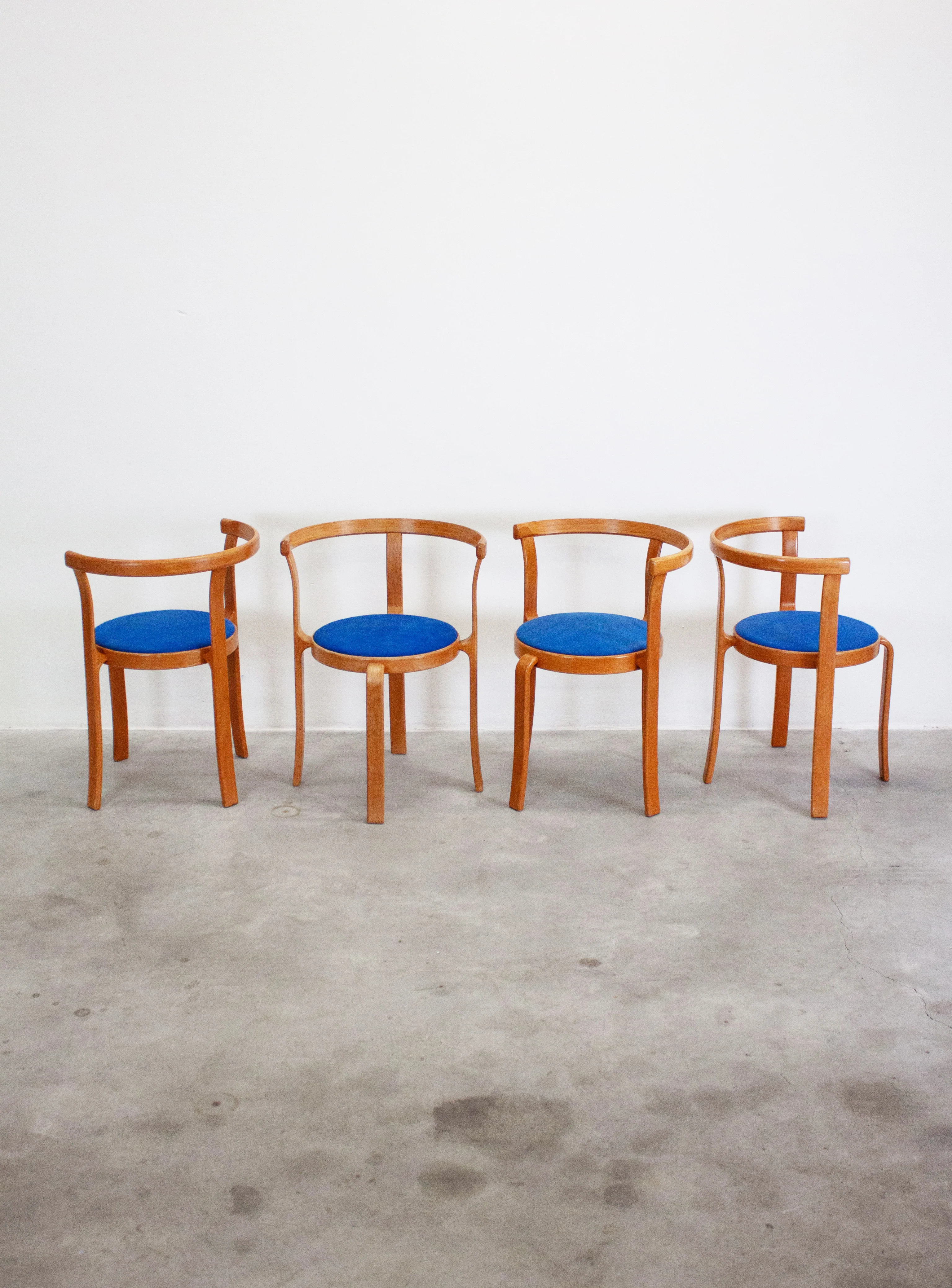 Magnus Olesen Model 8000 Dining Chair by Rud Thygesen & Johnny Sørensen (Blue)