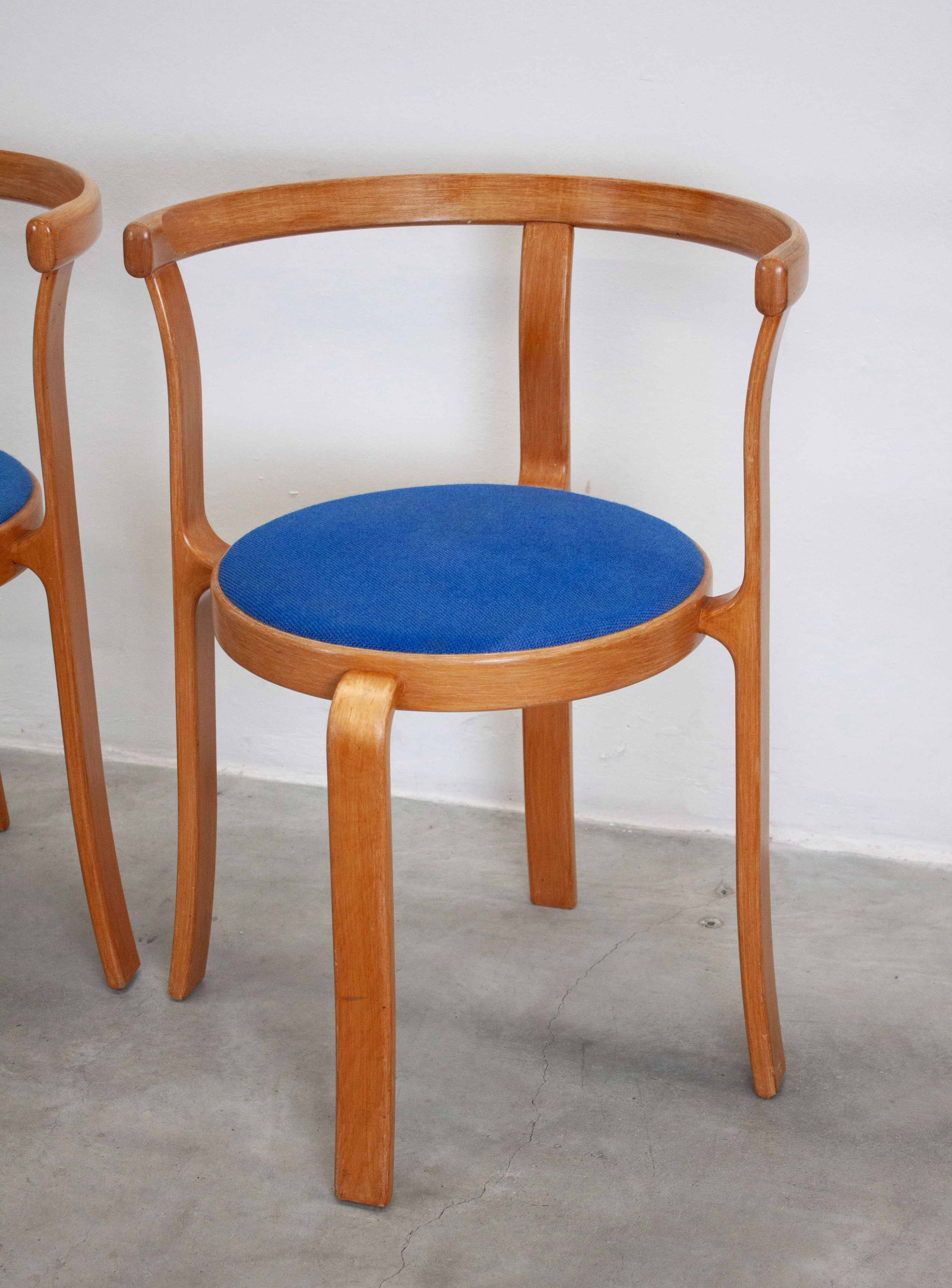 Magnus Olesen Model 8000 Dining Chair by Rud Thygesen & Johnny Sørensen (Blue) - Image 13