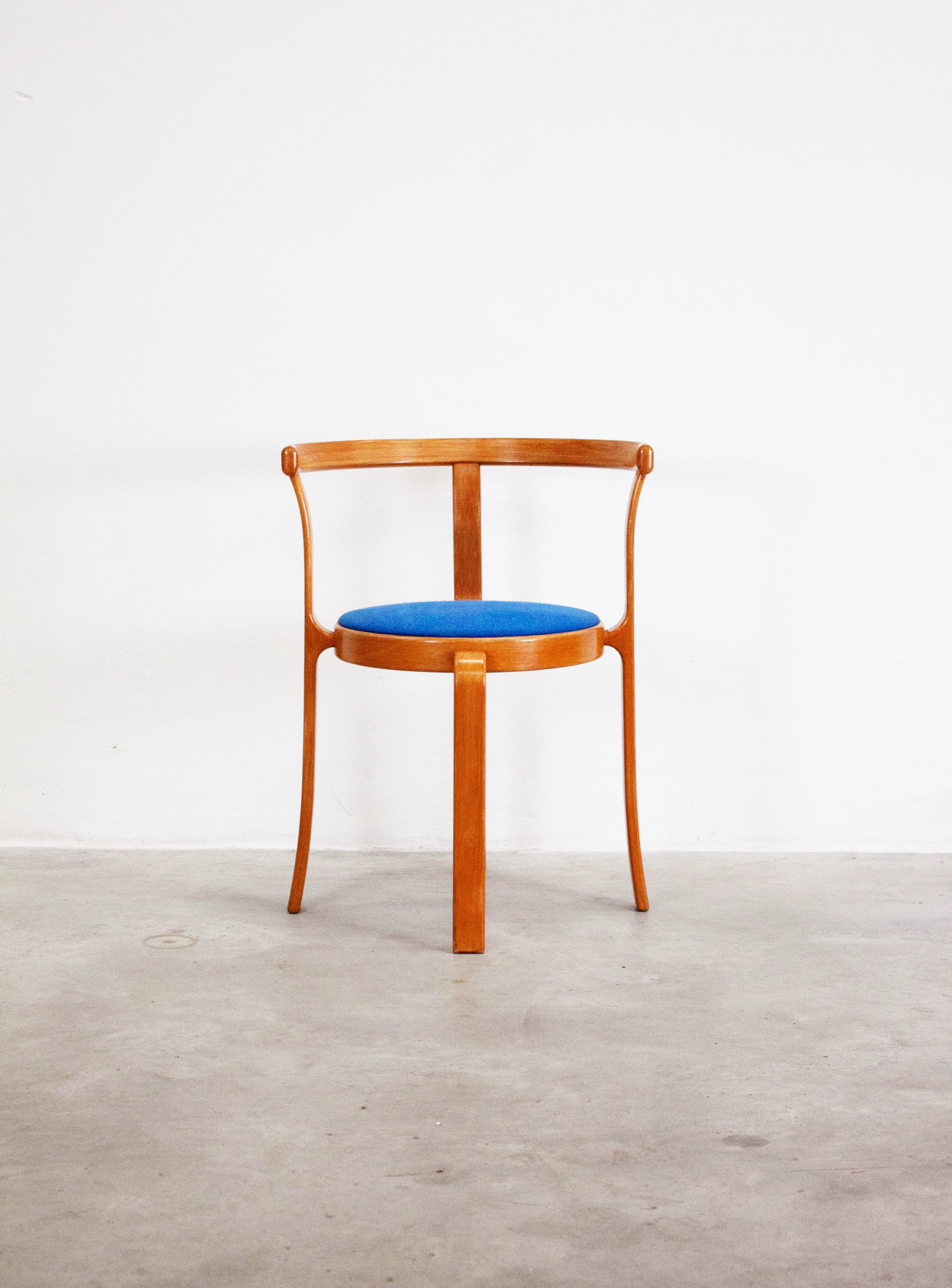 Magnus Olesen Model 8000 Dining Chair by Rud Thygesen & Johnny Sørensen (Blue) - Image 2