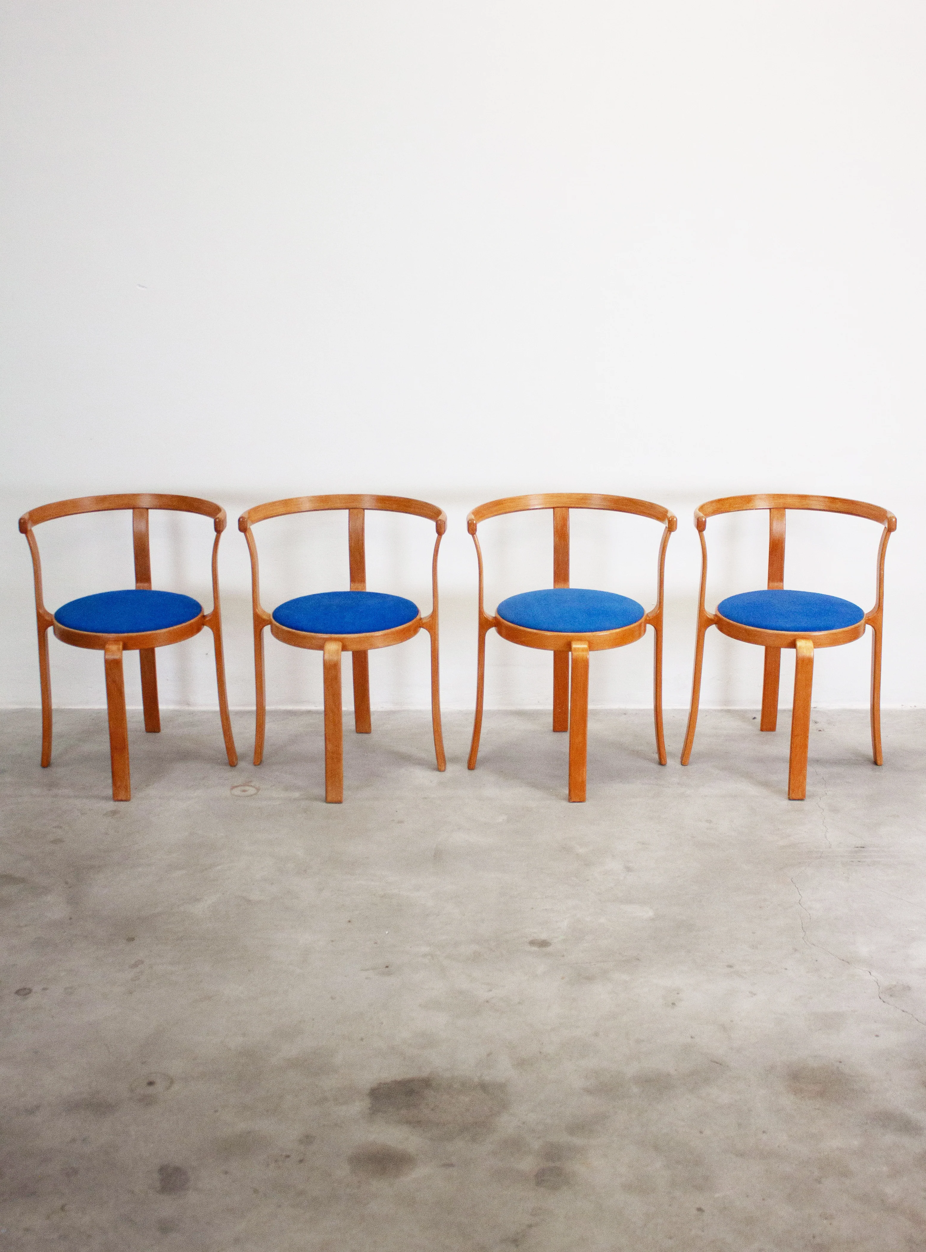 Magnus Olesen Model 8000 Dining Chair by Rud Thygesen & Johnny Sørensen (Blue) - Image 3