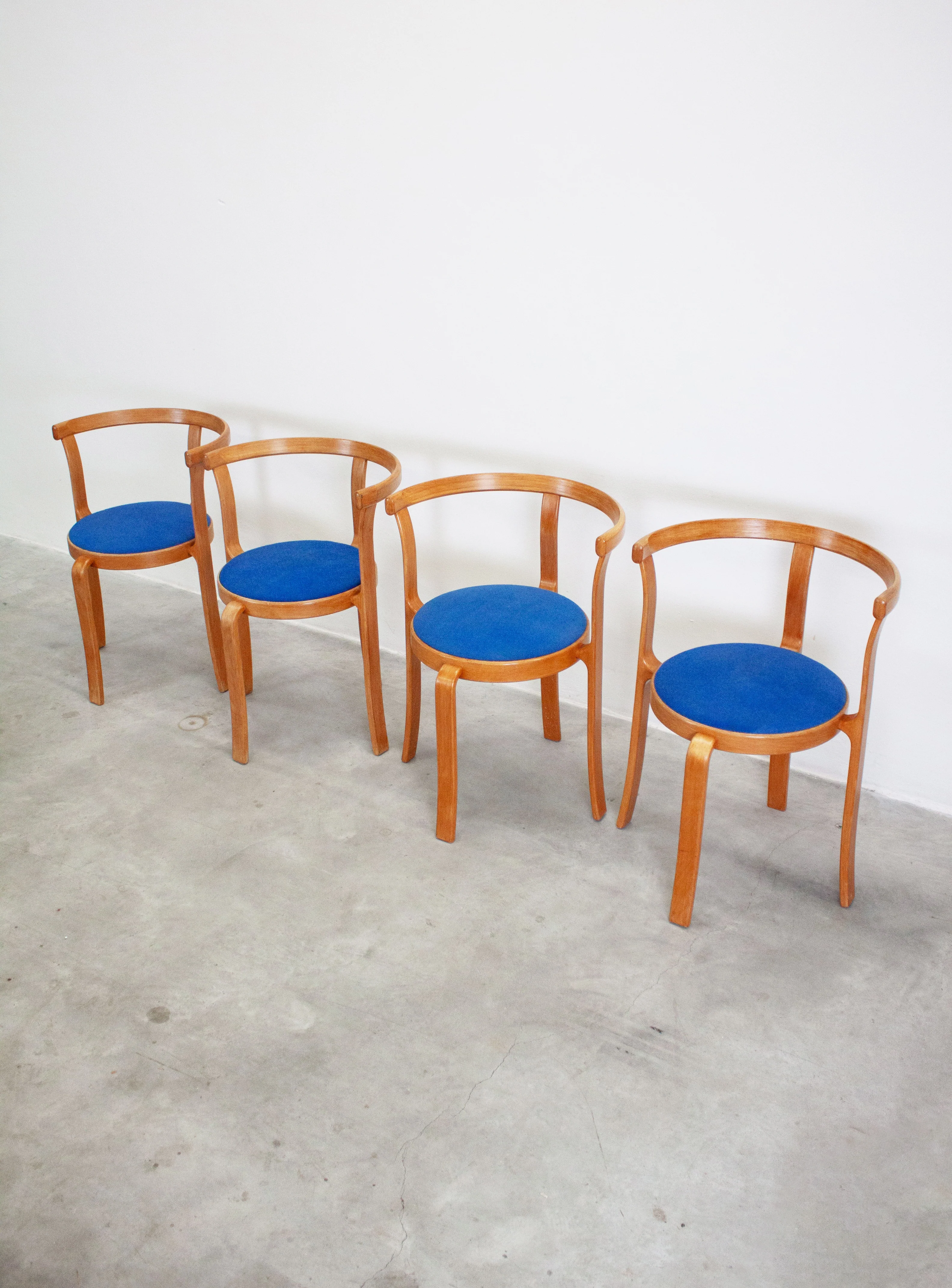 Magnus Olesen Model 8000 Dining Chair by Rud Thygesen & Johnny Sørensen (Blue) - Image 5