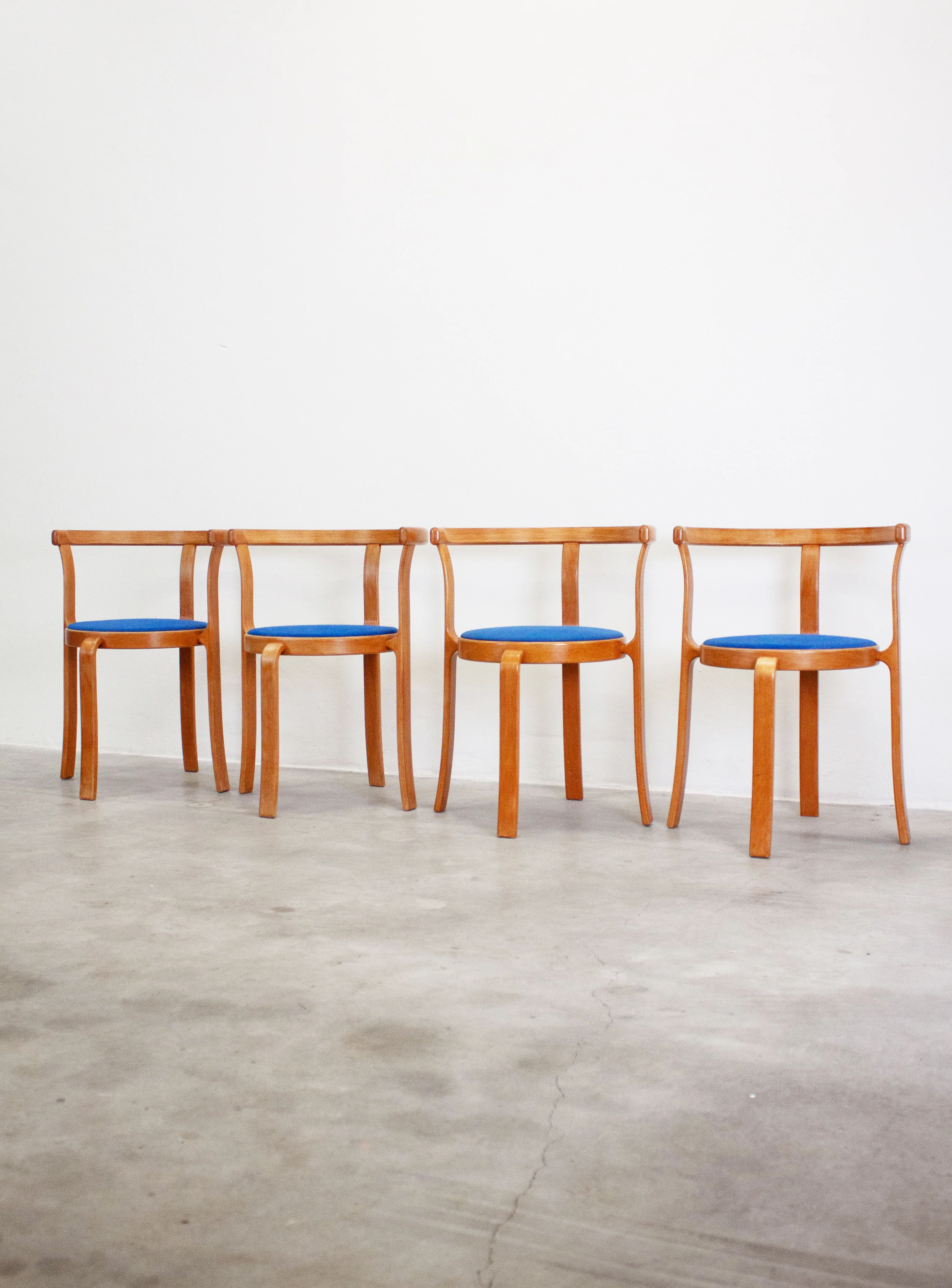 Magnus Olesen Model 8000 Dining Chair by Rud Thygesen & Johnny Sørensen (Blue) - Image 7