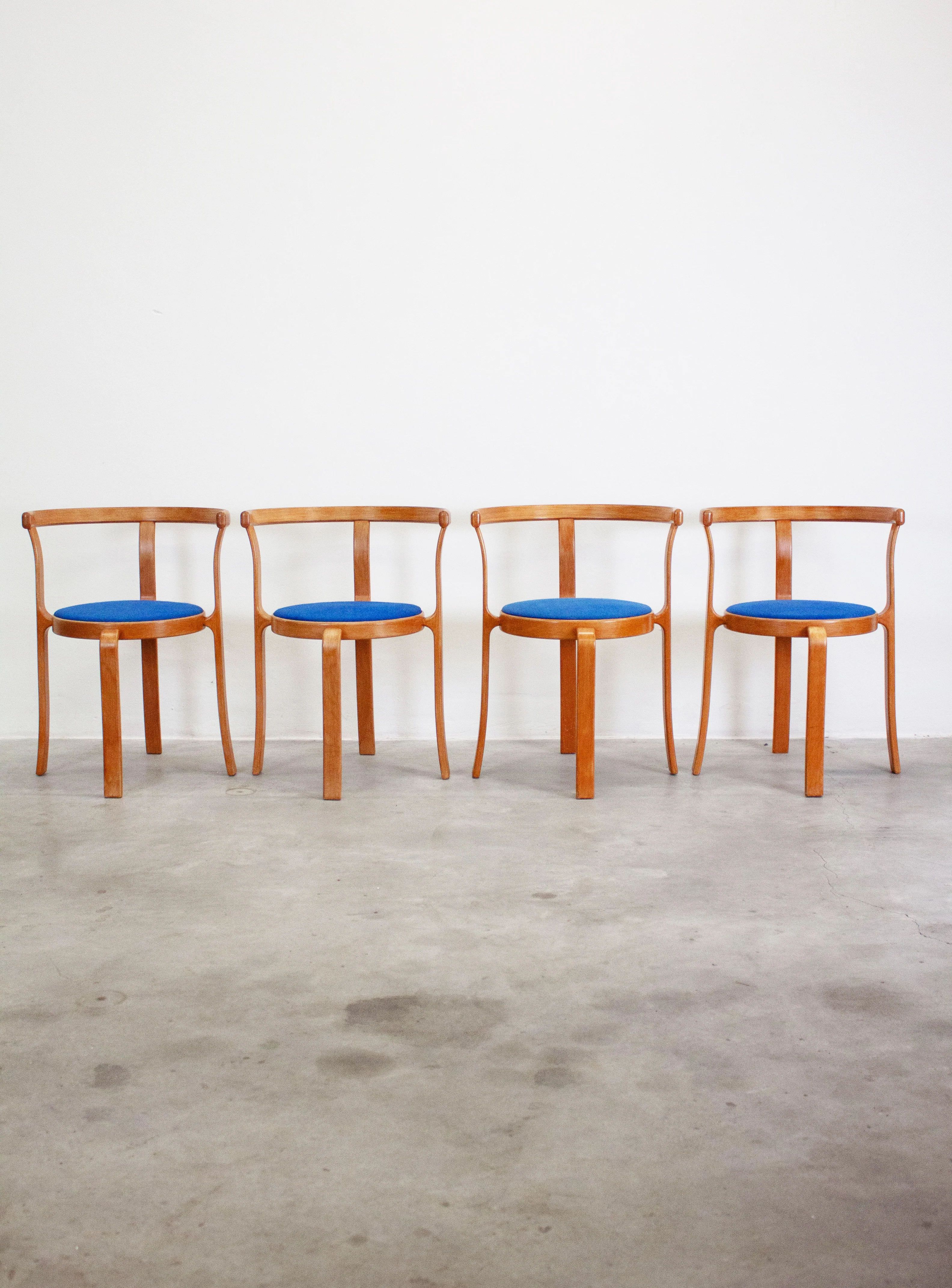 Magnus Olesen Model 8000 Dining Chair by Rud Thygesen & Johnny Sørensen (Blue) - Image 8
