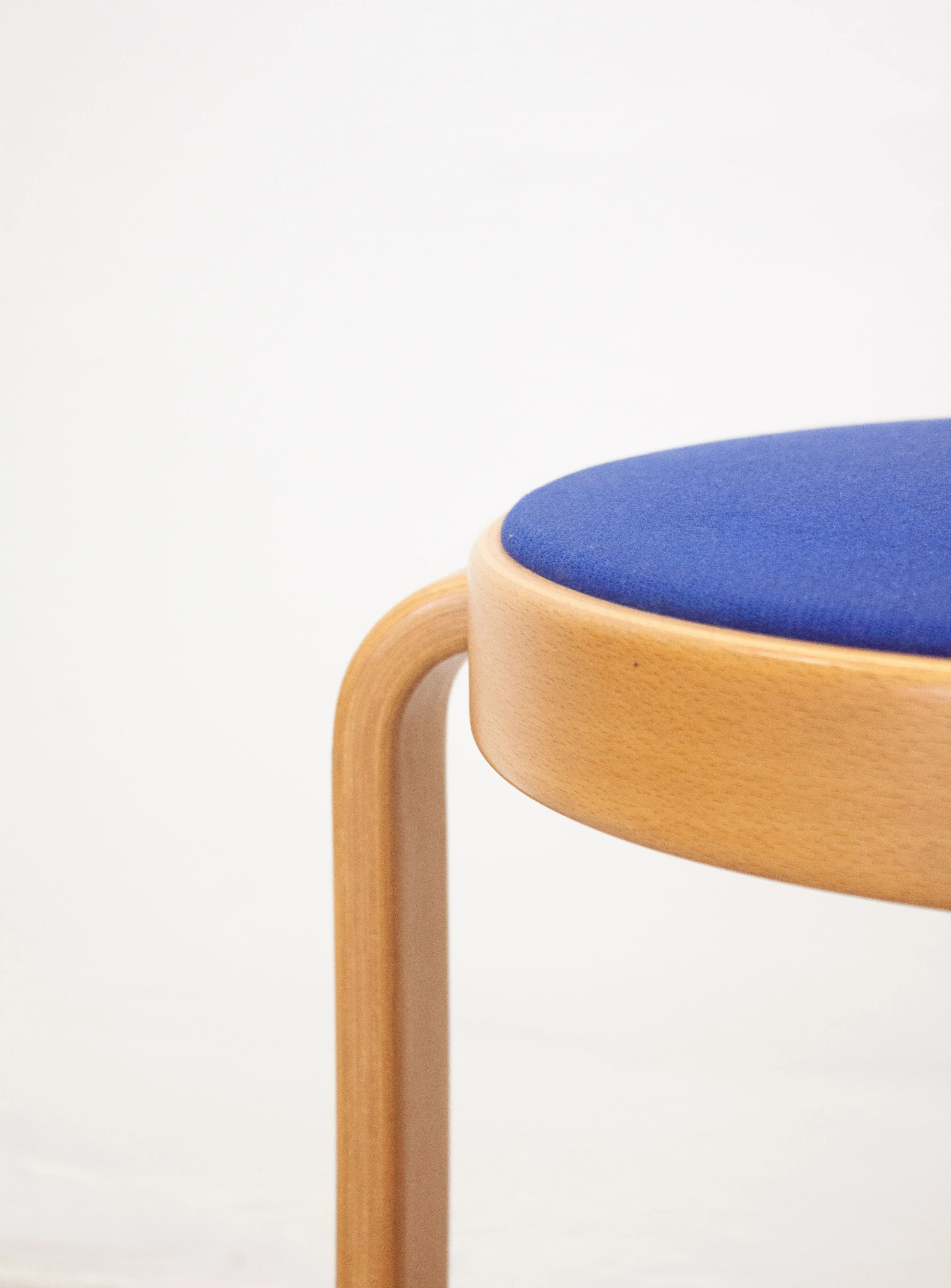 Magnus Olesen Model 8000 Dining Chair by Rud Thygesen & Johnny Sørensen (Cobalt Blue) - Image 12