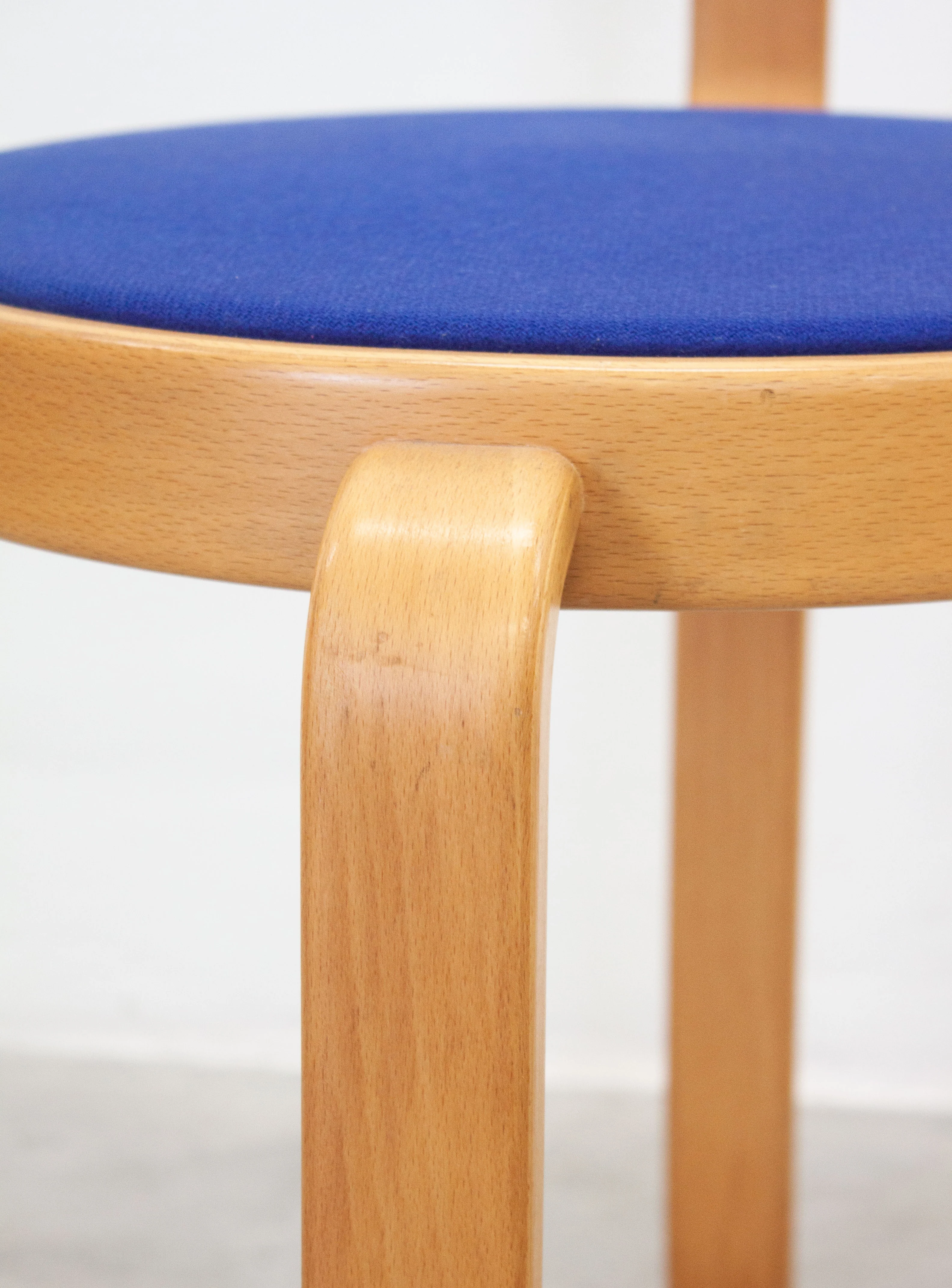 Magnus Olesen Model 8000 Dining Chair by Rud Thygesen & Johnny Sørensen (Cobalt Blue) - Image 9