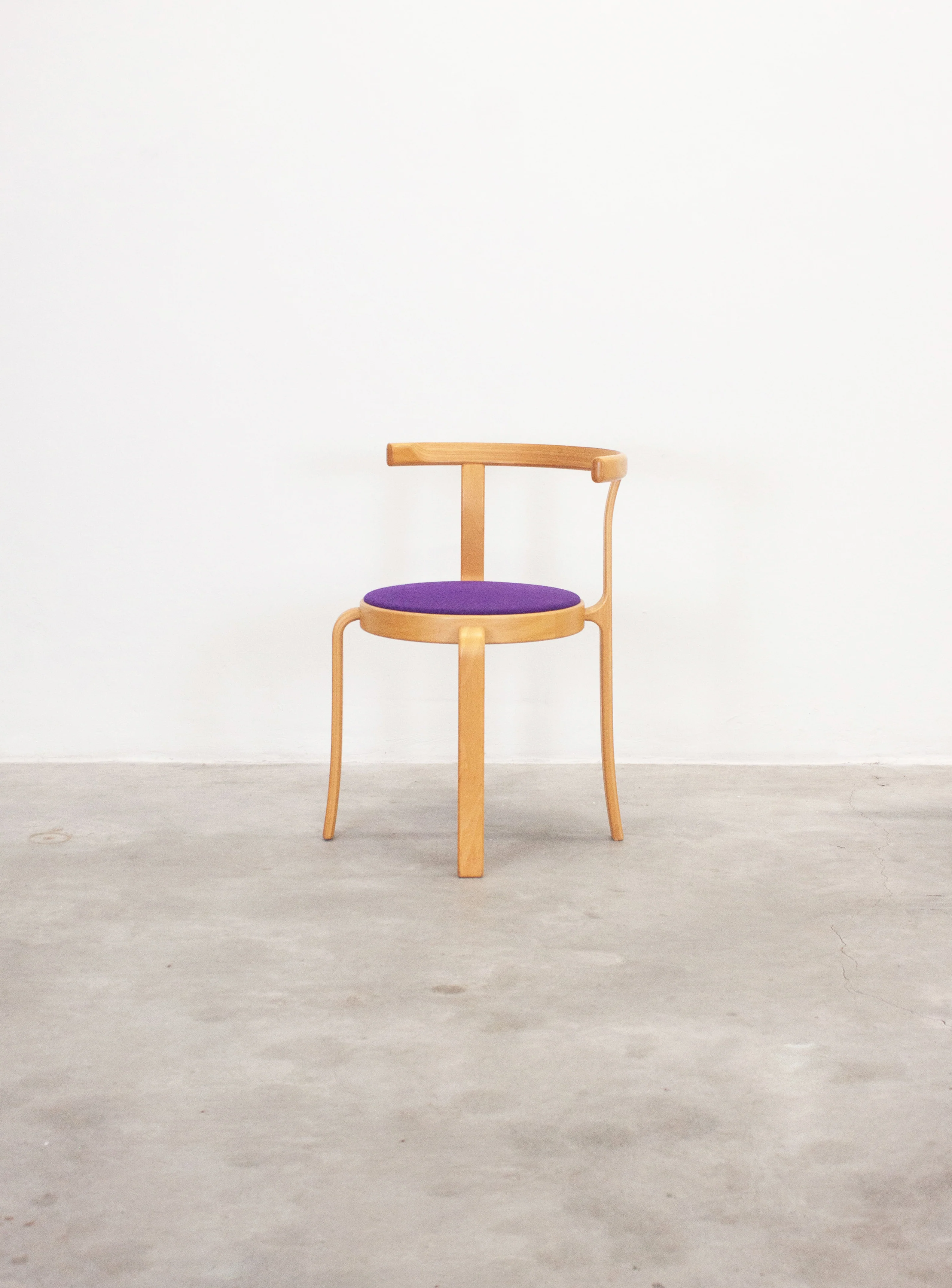 Magnus Olesen Model 8000 Dining Chair by Rud Thygesen & Johnny Sørensen (Purple)