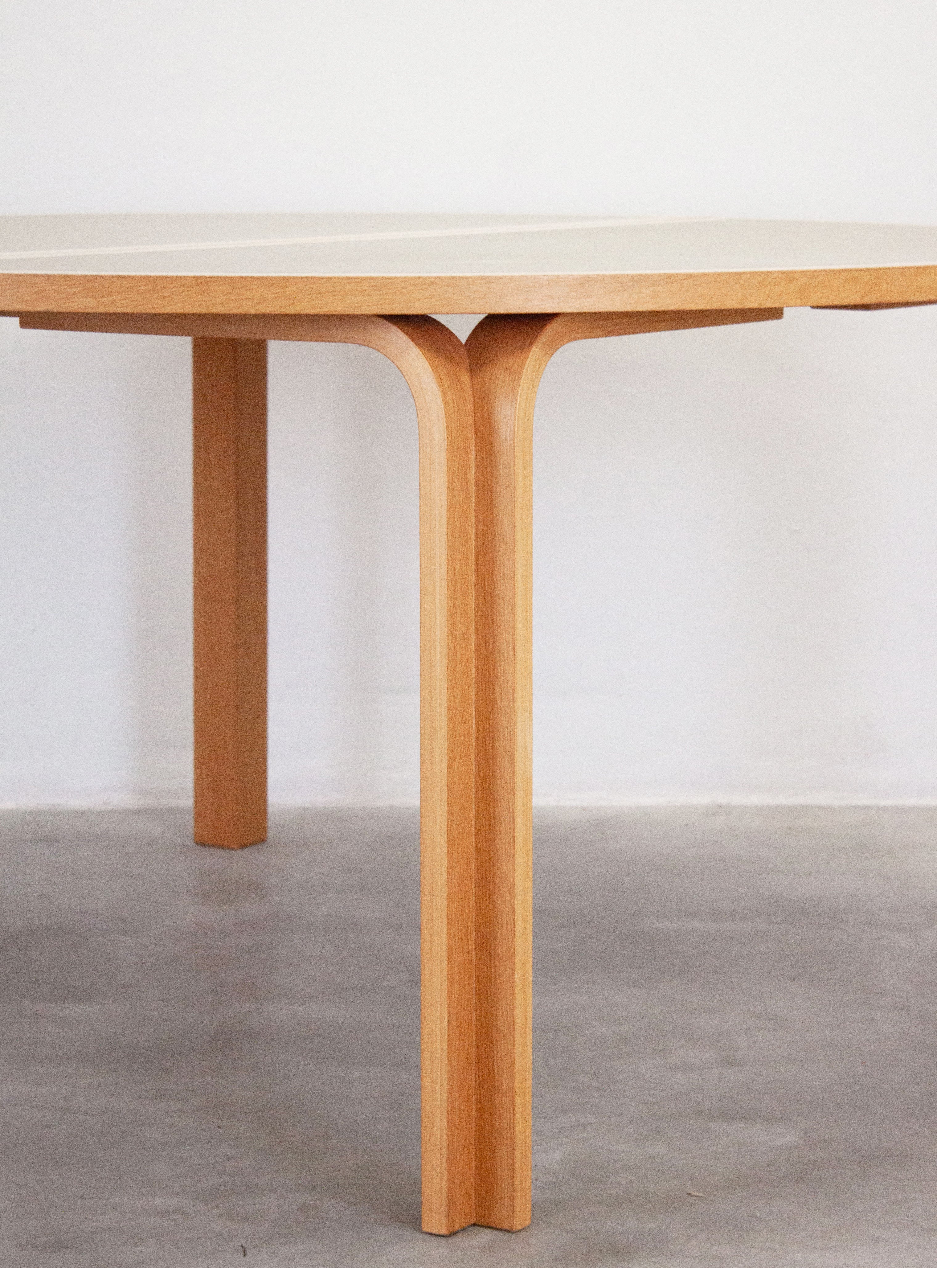 Magnus Olesen Round Dining Table by Rud Thygesen & Johnny Sørensen (Grey) - Image 8