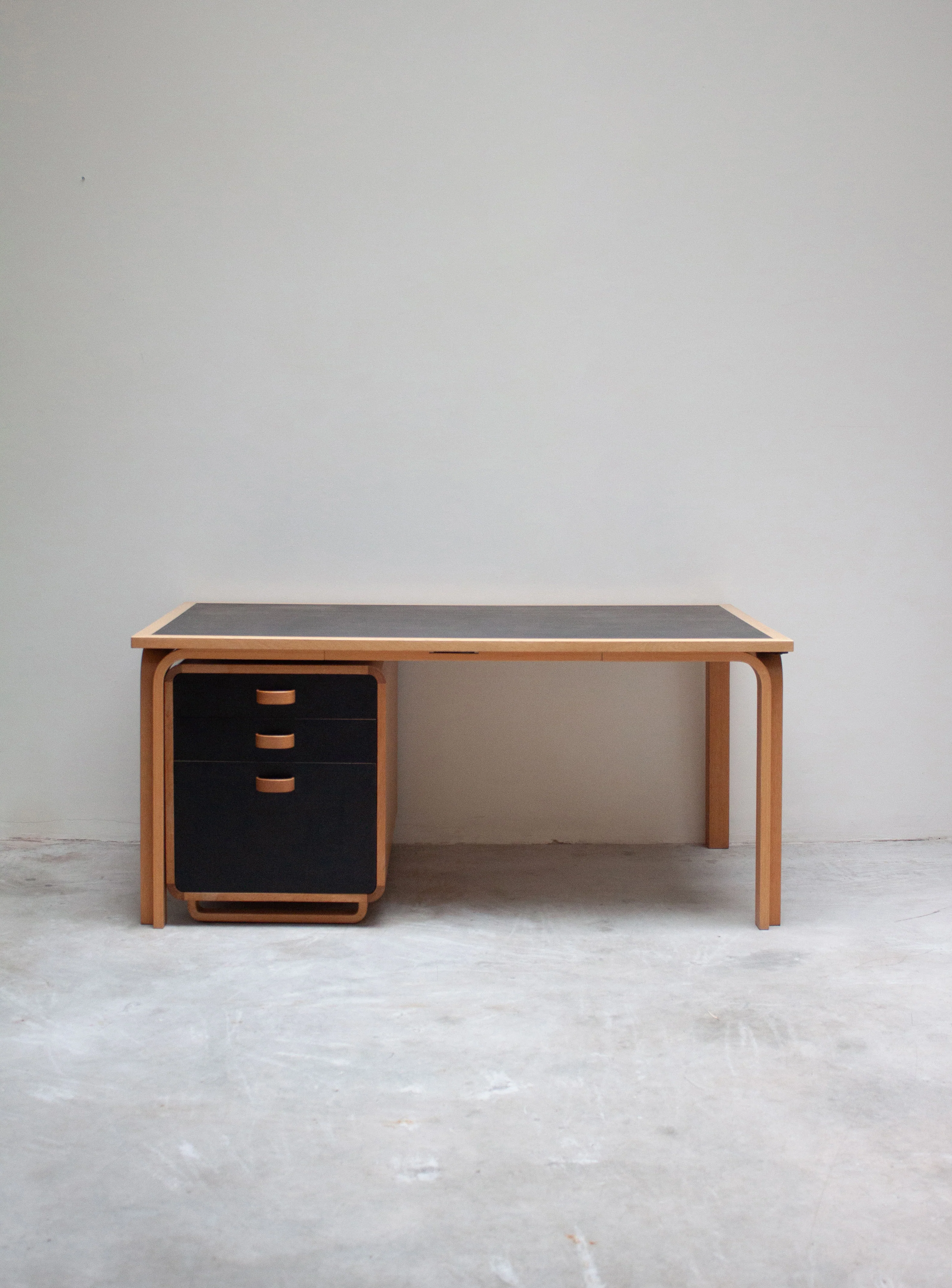 Magnus Olesen Writing Desk by Rud Thygesen & Johnny Sørensen (Black)