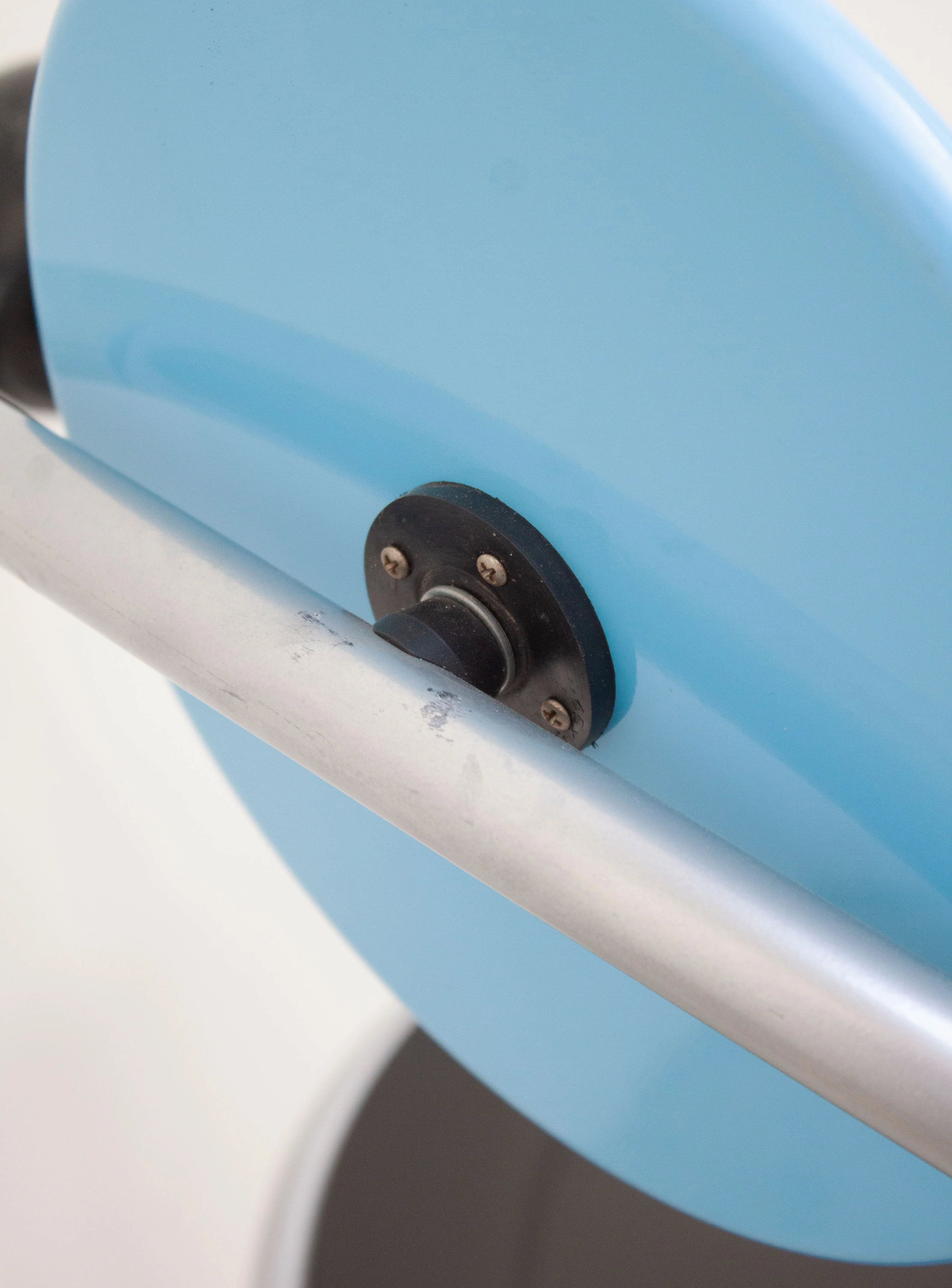 Memphis Milano First Chair by Michele De Lucchi - Image 24