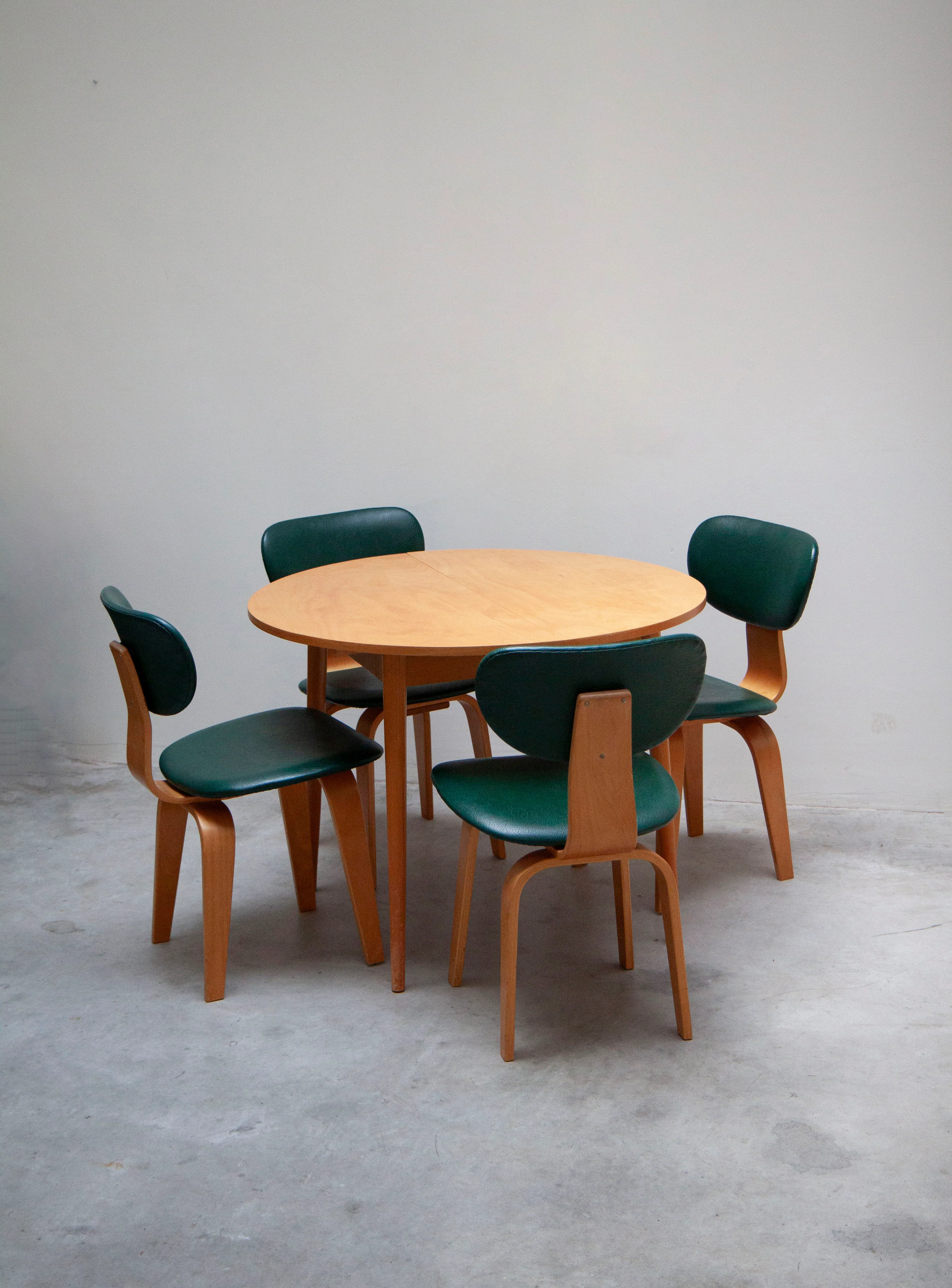 Pastoe Extendable Round Dining Table by Cees Braakman (Birch) - Image 15