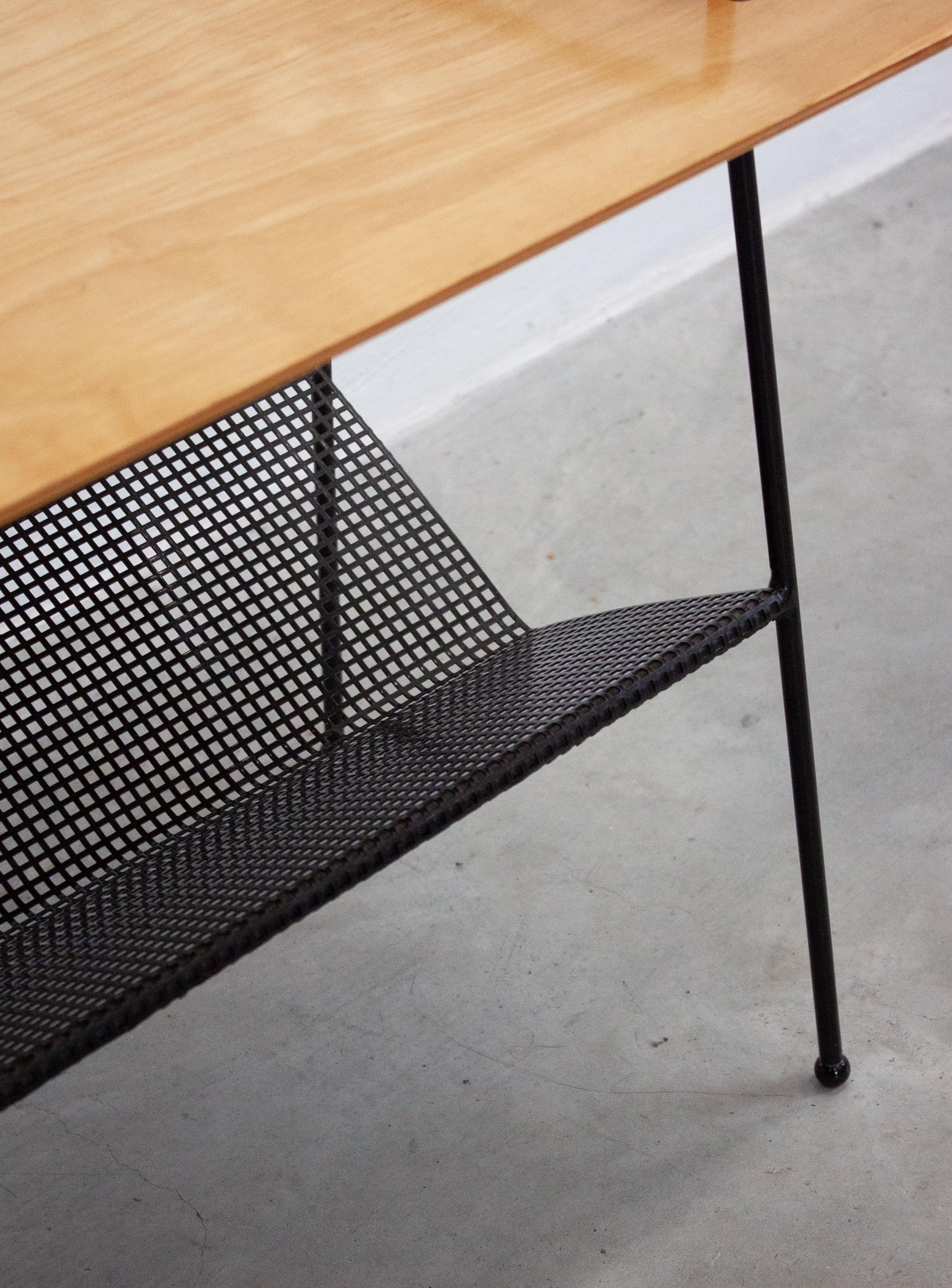 Pastoe TM04 Side Table with Magazine Rack by Cees Braakman - Image 12