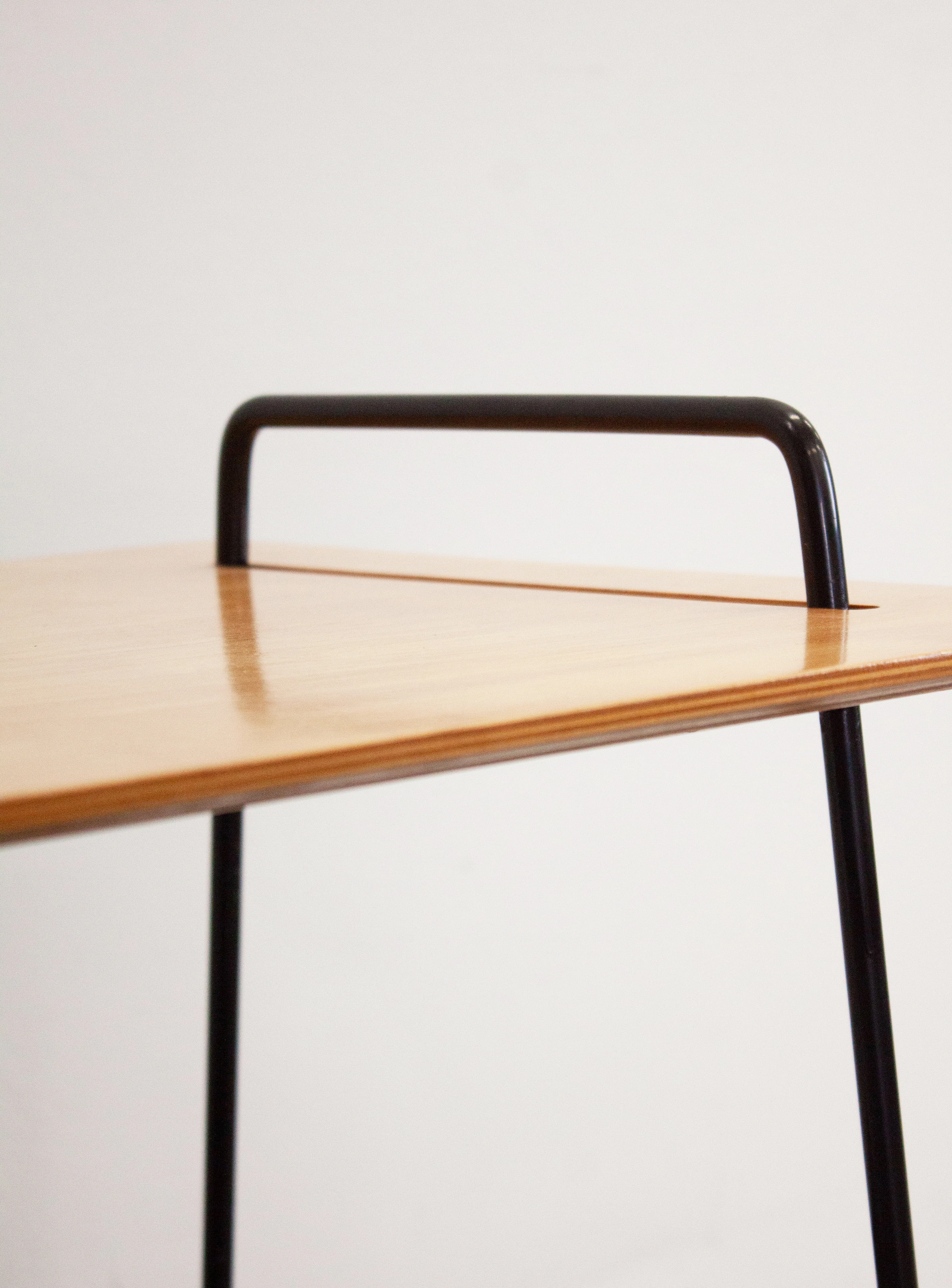 Pastoe TM04 Side Table with Magazine Rack by Cees Braakman - Image 18