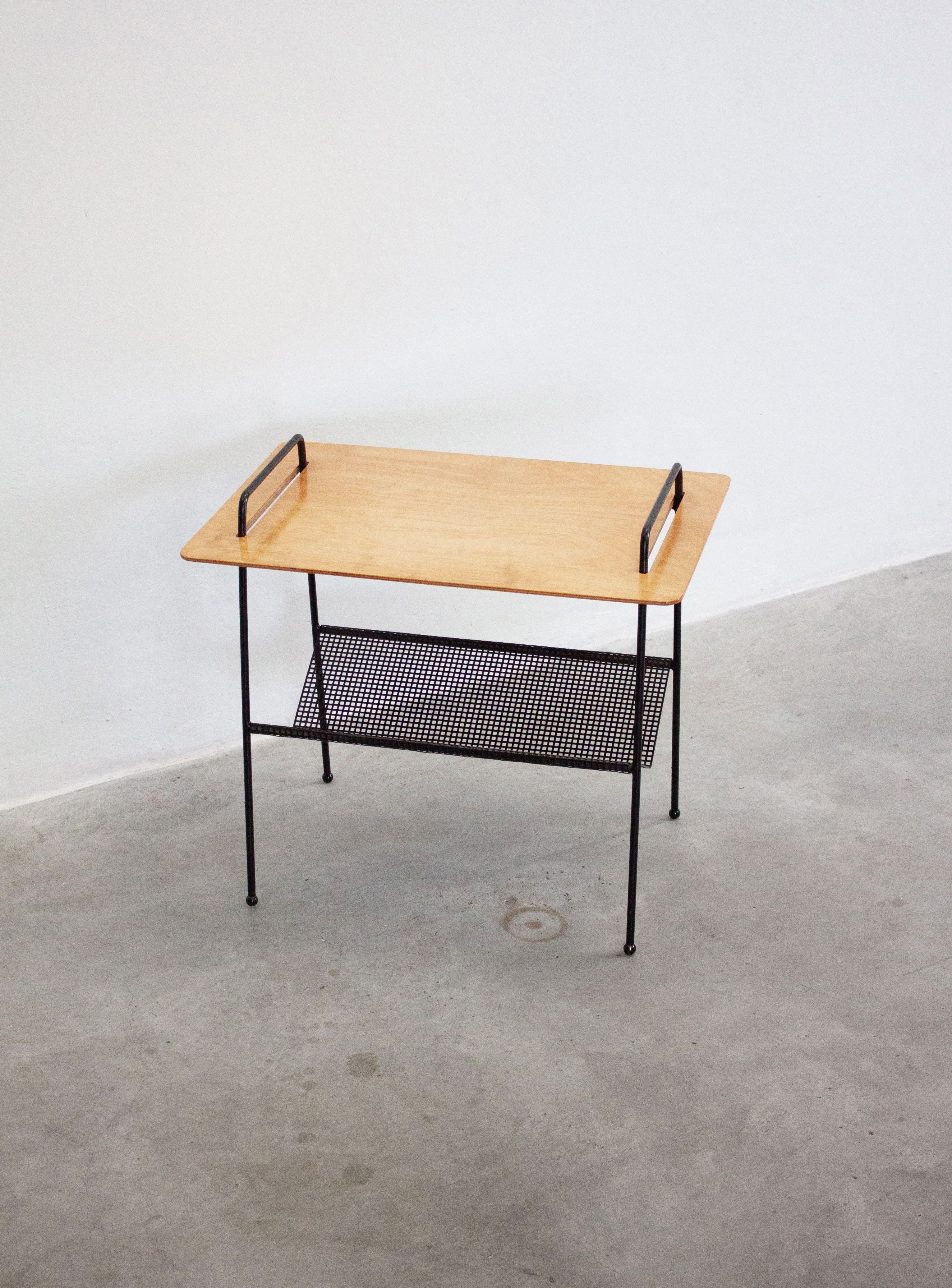 Pastoe TM04 Side Table with Magazine Rack by Cees Braakman - Image 4