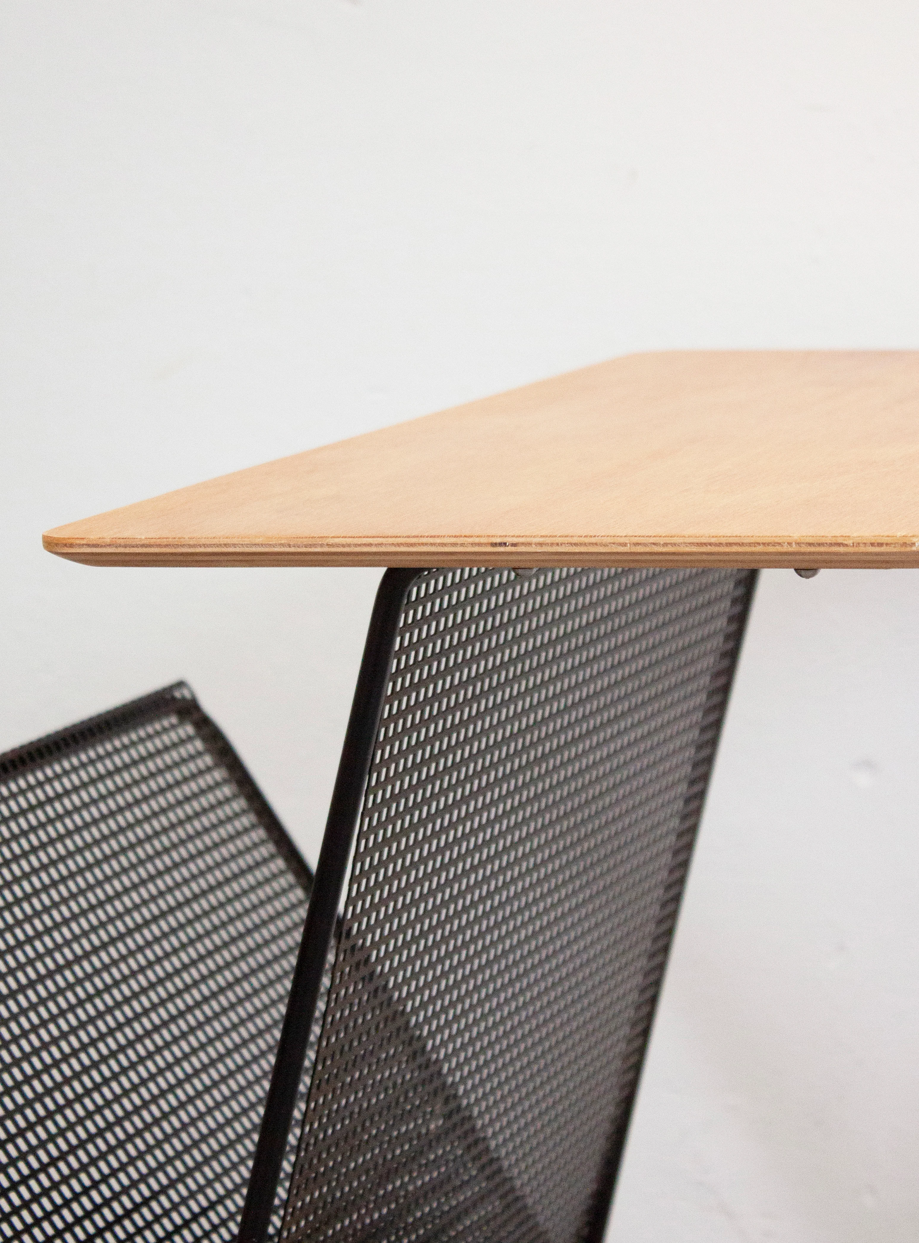 Pastoe TM05 Side Table with Magazine Rack by Cees Braakman - Image 15