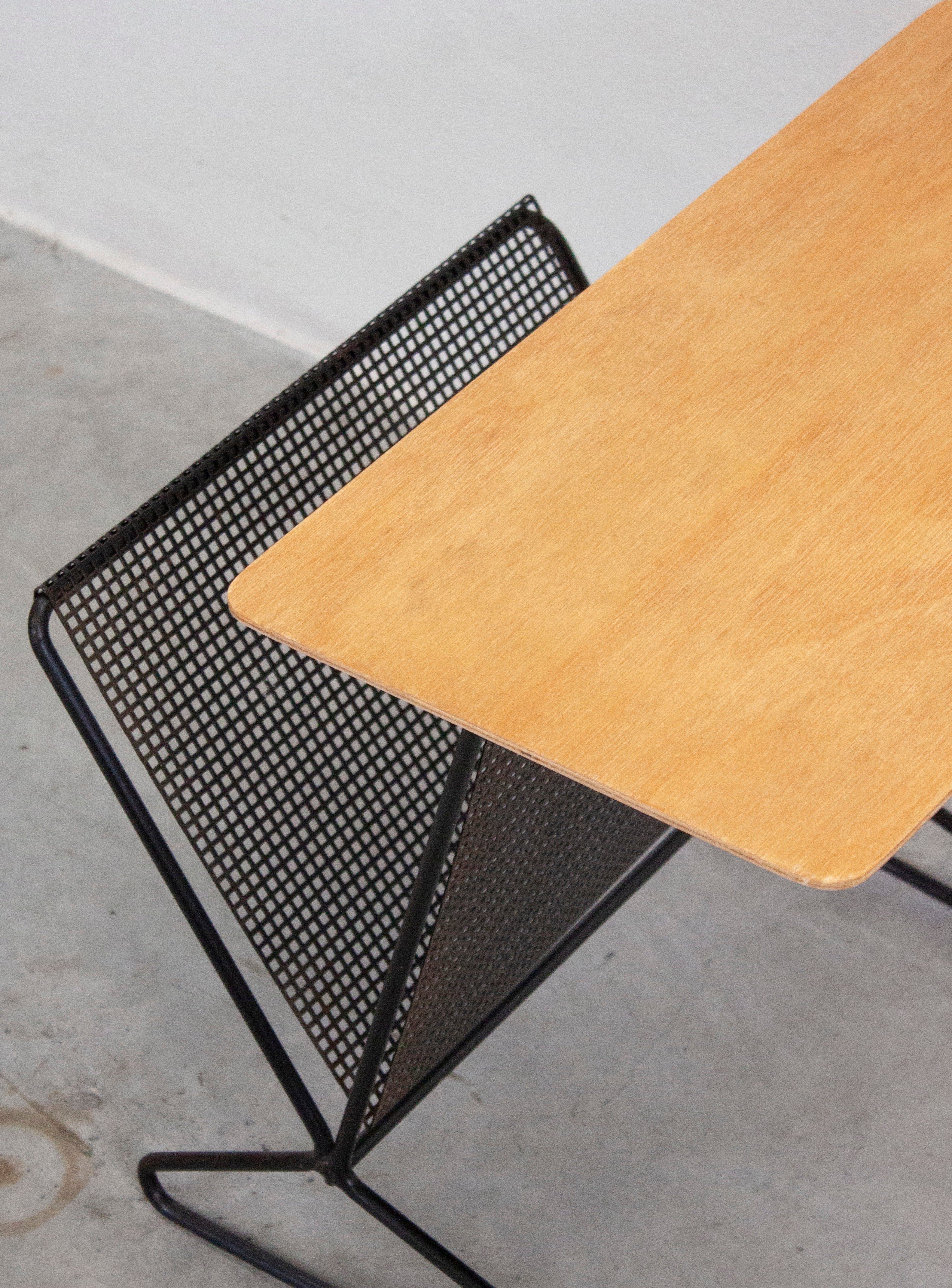 Pastoe TM05 Side Table with Magazine Rack by Cees Braakman - Image 17