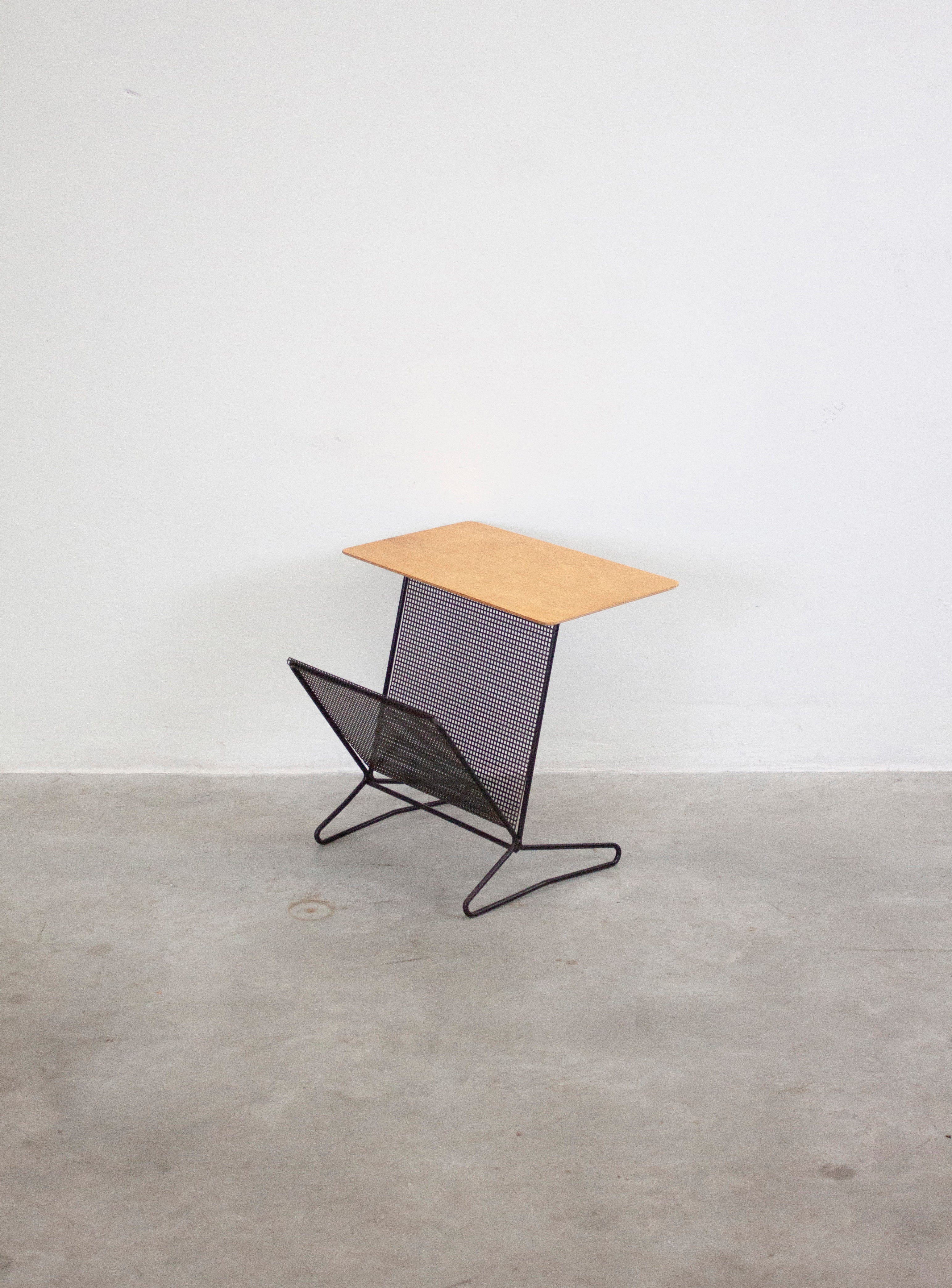 Pastoe TM05 Side Table with Magazine Rack by Cees Braakman - Image 18