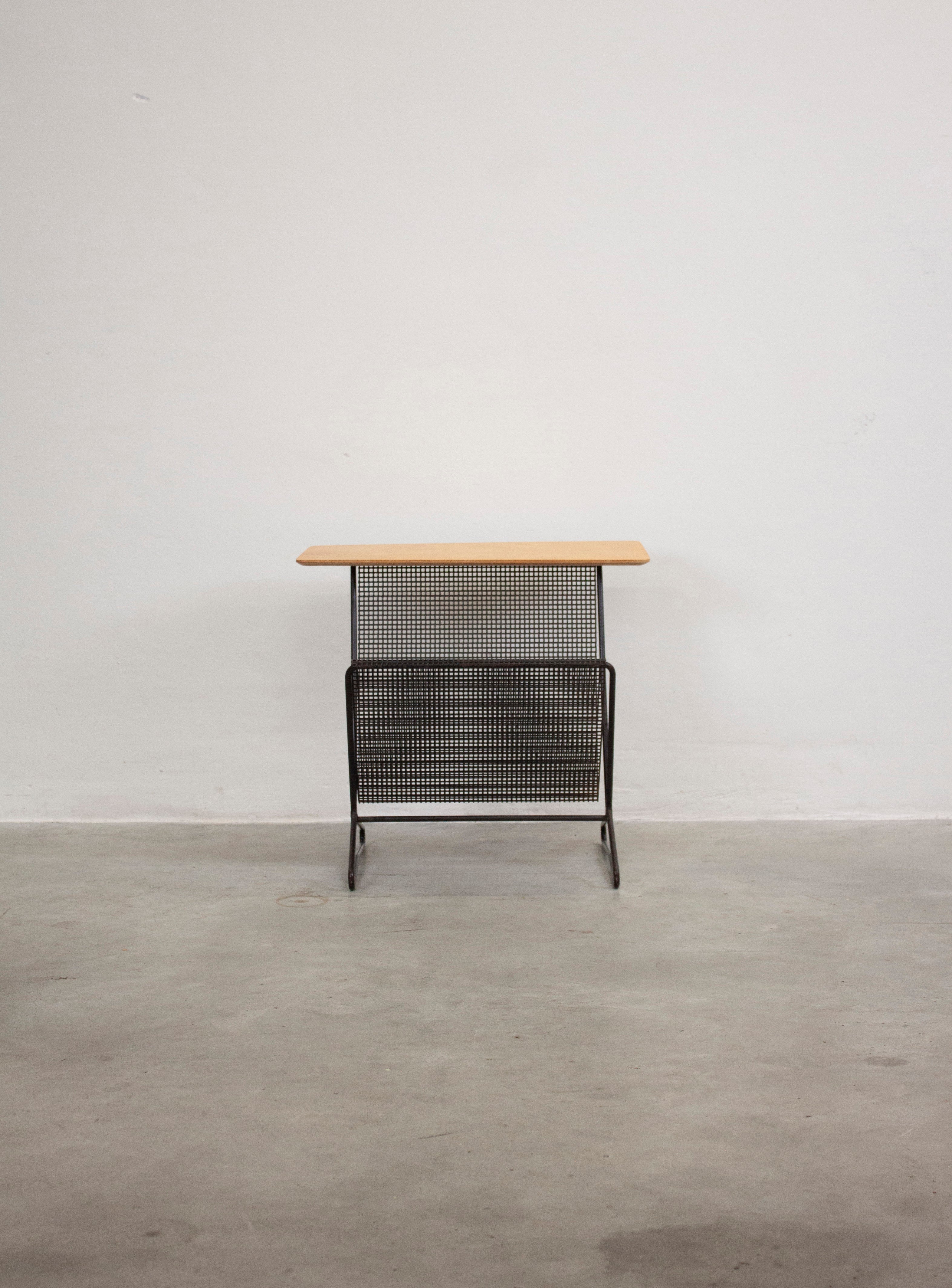 Pastoe TM05 Side Table with Magazine Rack by Cees Braakman - Image 27