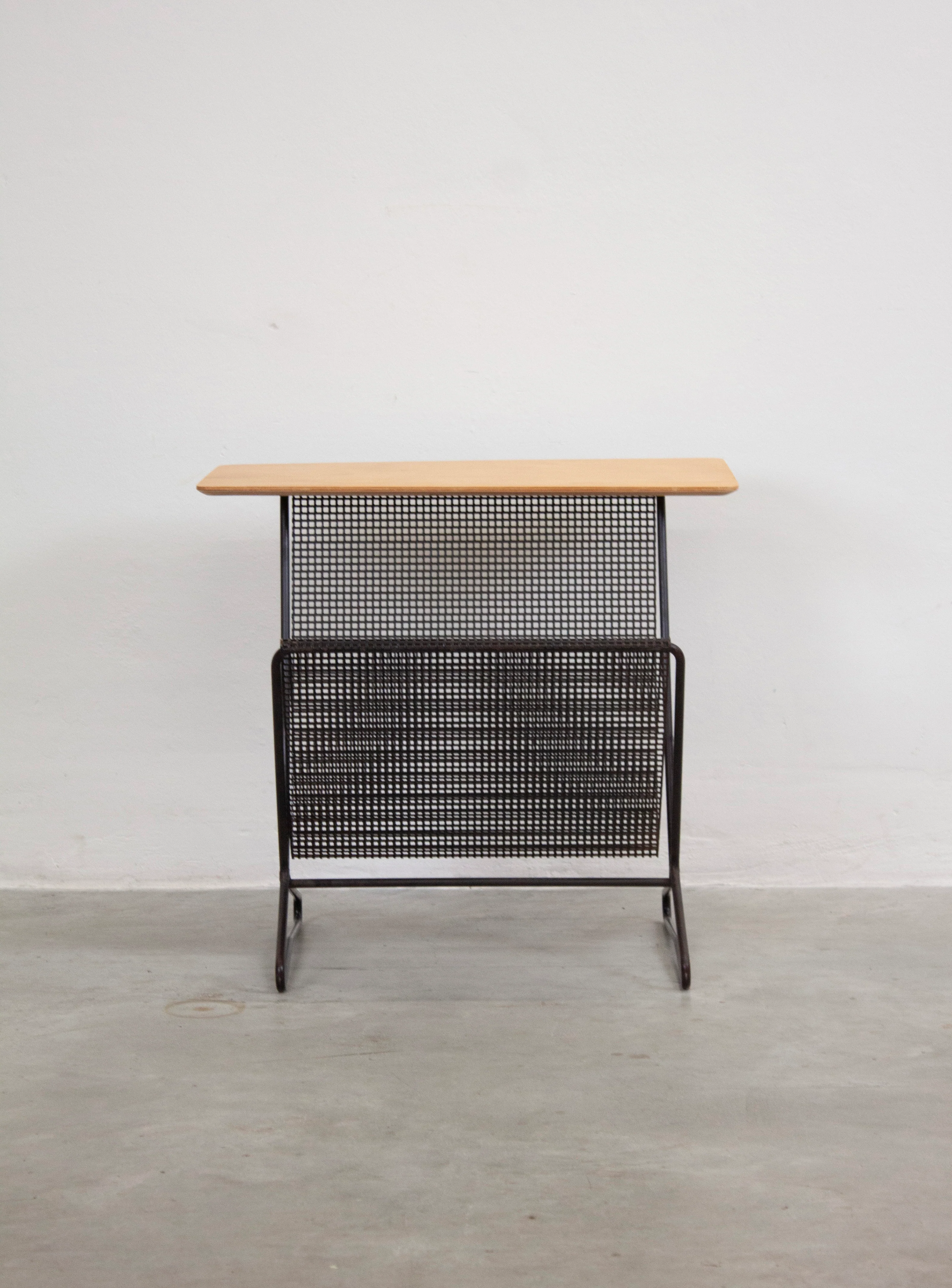 Pastoe TM05 Side Table with Magazine Rack by Cees Braakman - Image 28