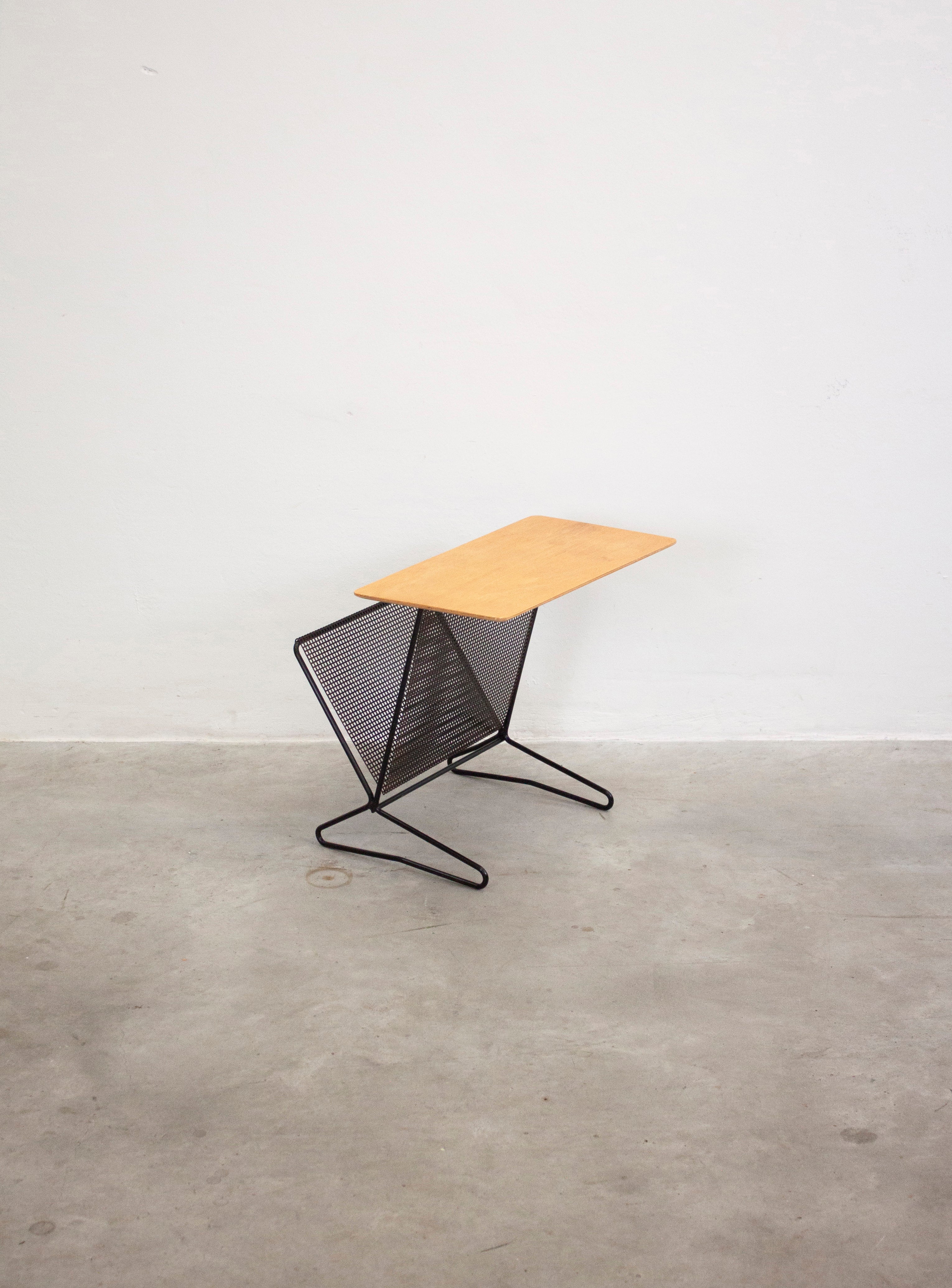 Pastoe TM05 Side Table with Magazine Rack by Cees Braakman - Image 3