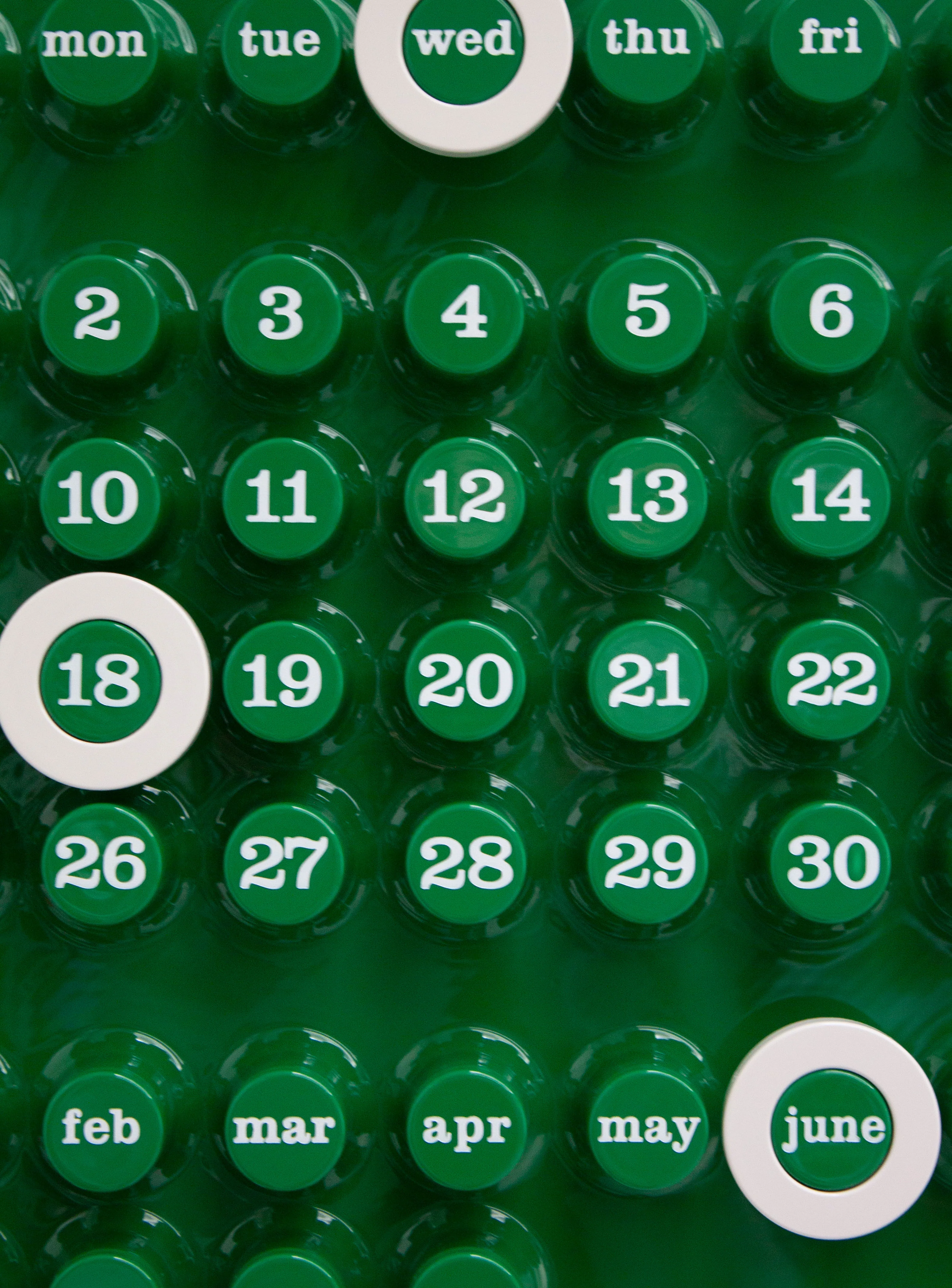 Ring-A-Date Perpetual Calendar by Giorgio Della Beffa (Green) - Image 3
