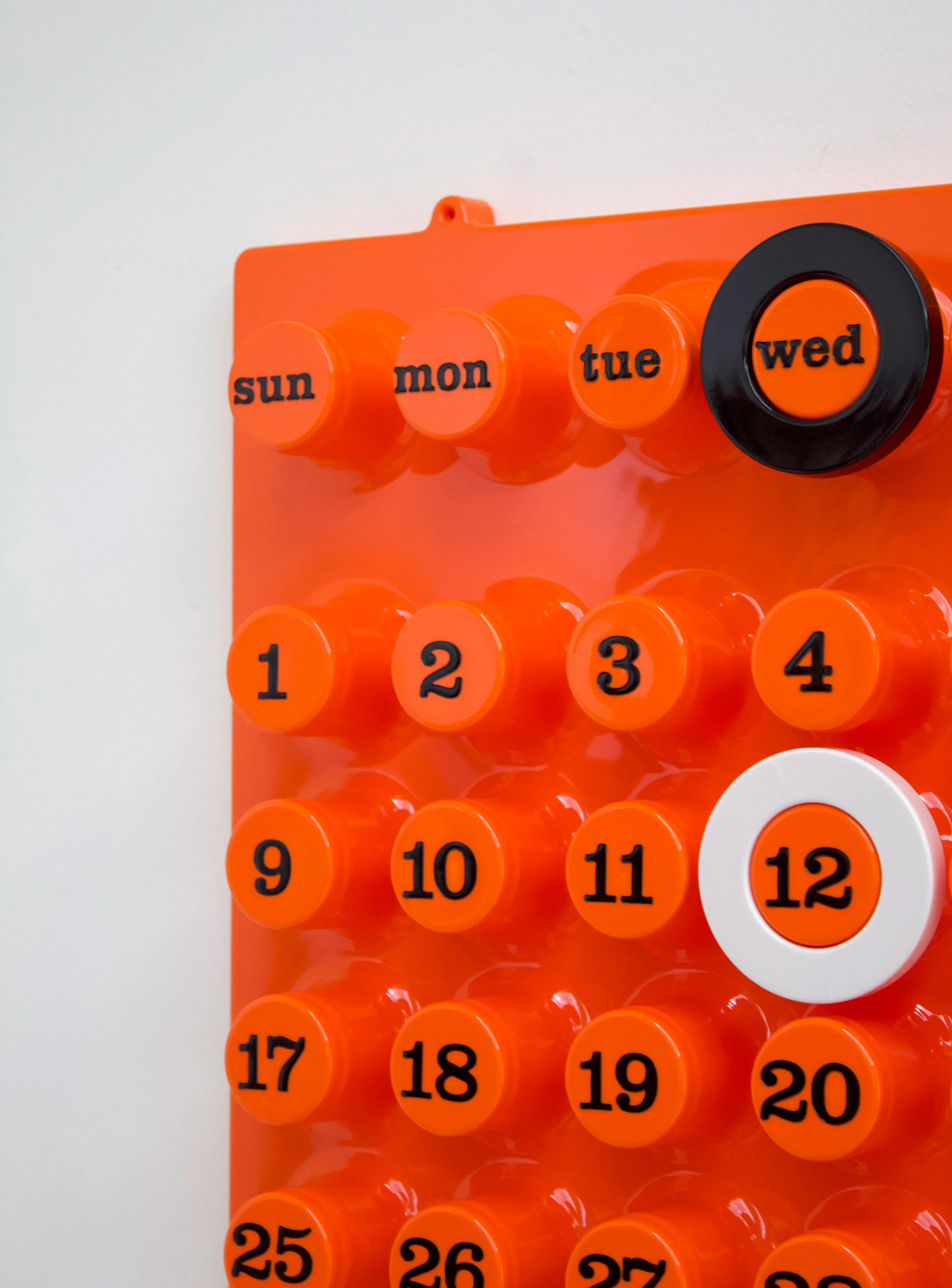 Ring-A-Date Perpetual Calendar by Giorgio Della Beffa (Orange) - Image 3