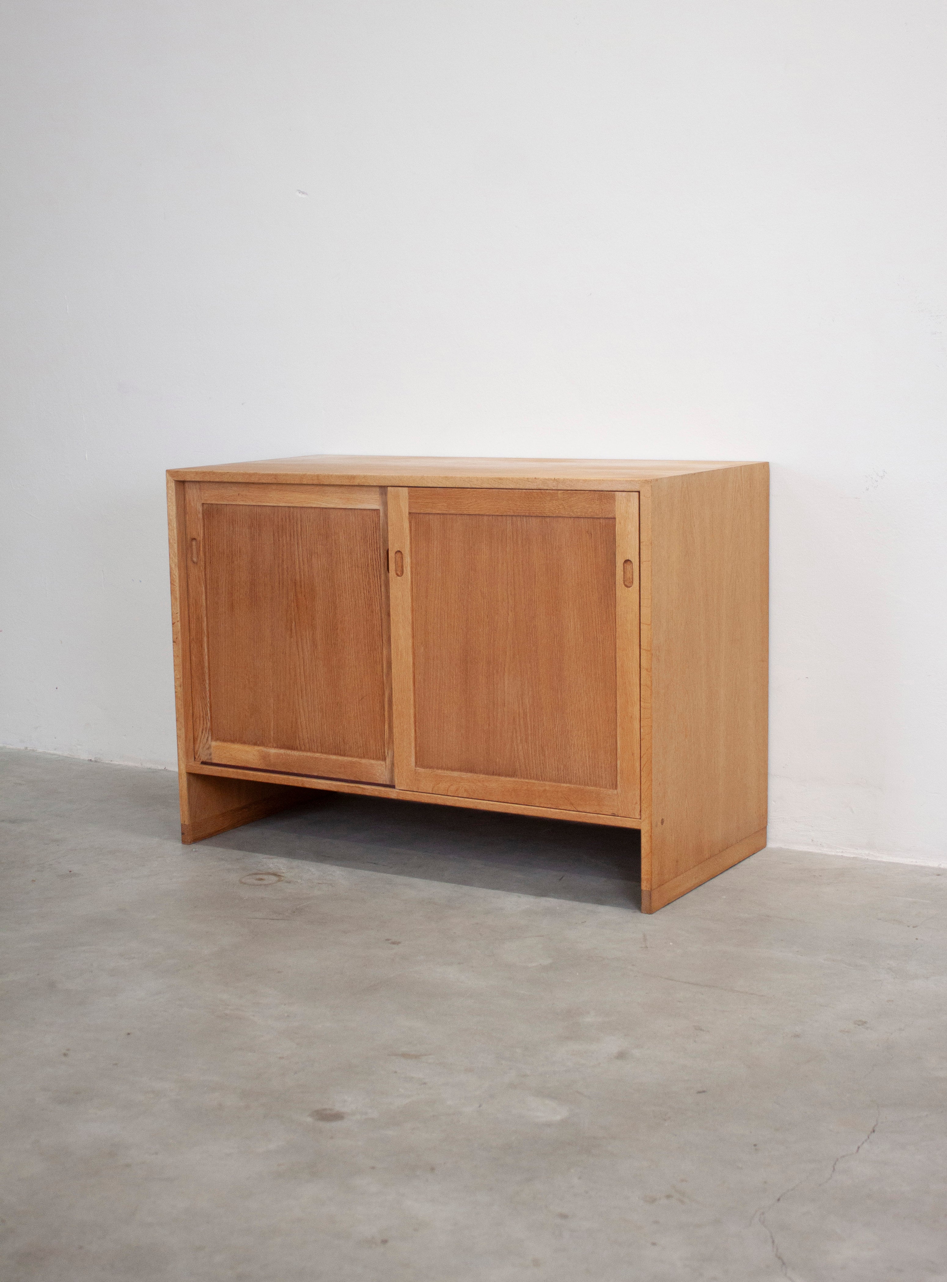 RY Møbler Oak Cabinet by Hans Wegner - Image 15