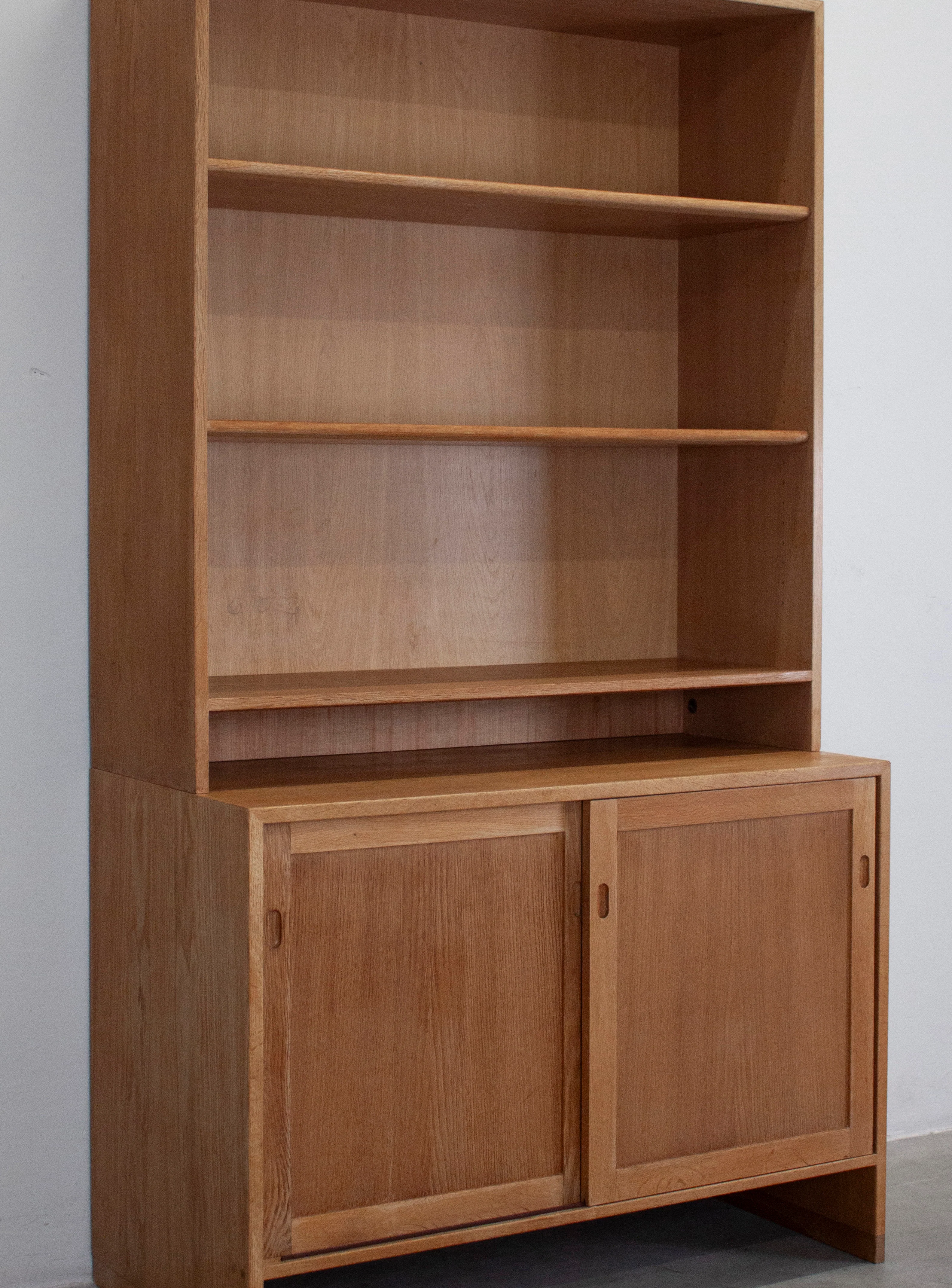 RY Møbler Oak Cabinet by Hans Wegner - Image 18