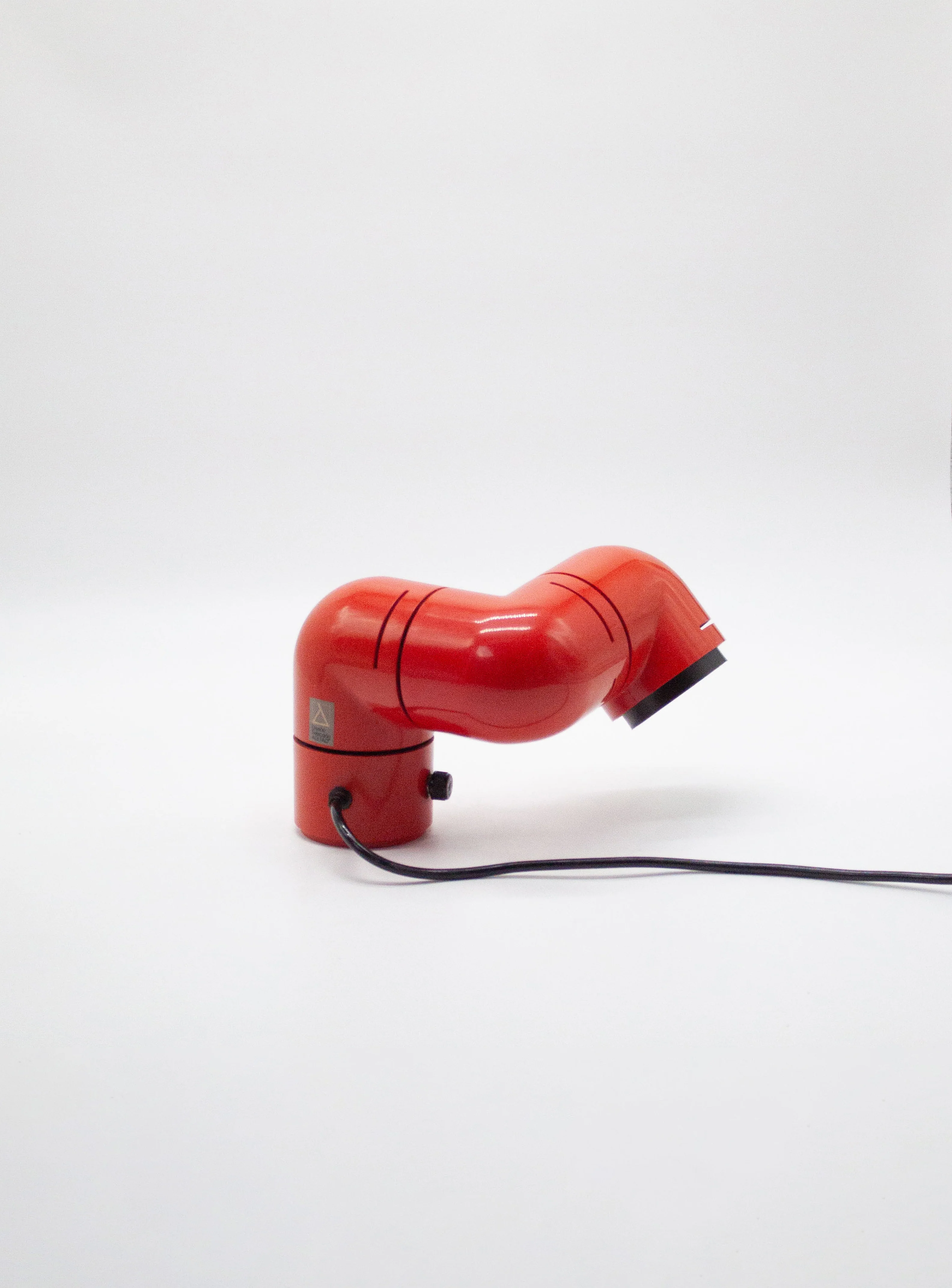 Santa & Cole Tatu Table Lamp by André Ricard (Red) - Image 10